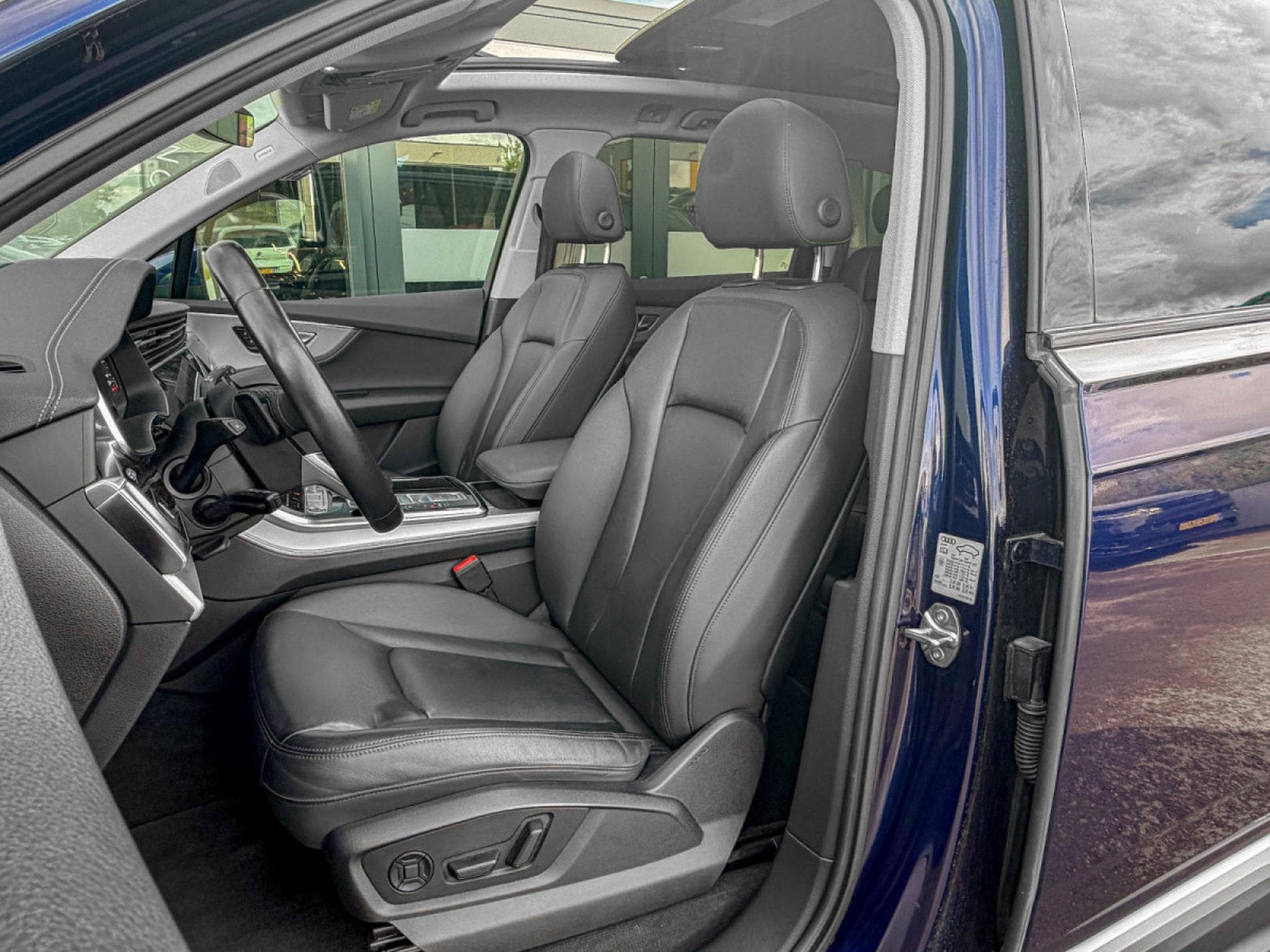 Audi Q7 Q7 55 TFSI e quattro/B&O/PANO/19/STHZ/HUP/MATRIX/AHK (2022) - Foto 4