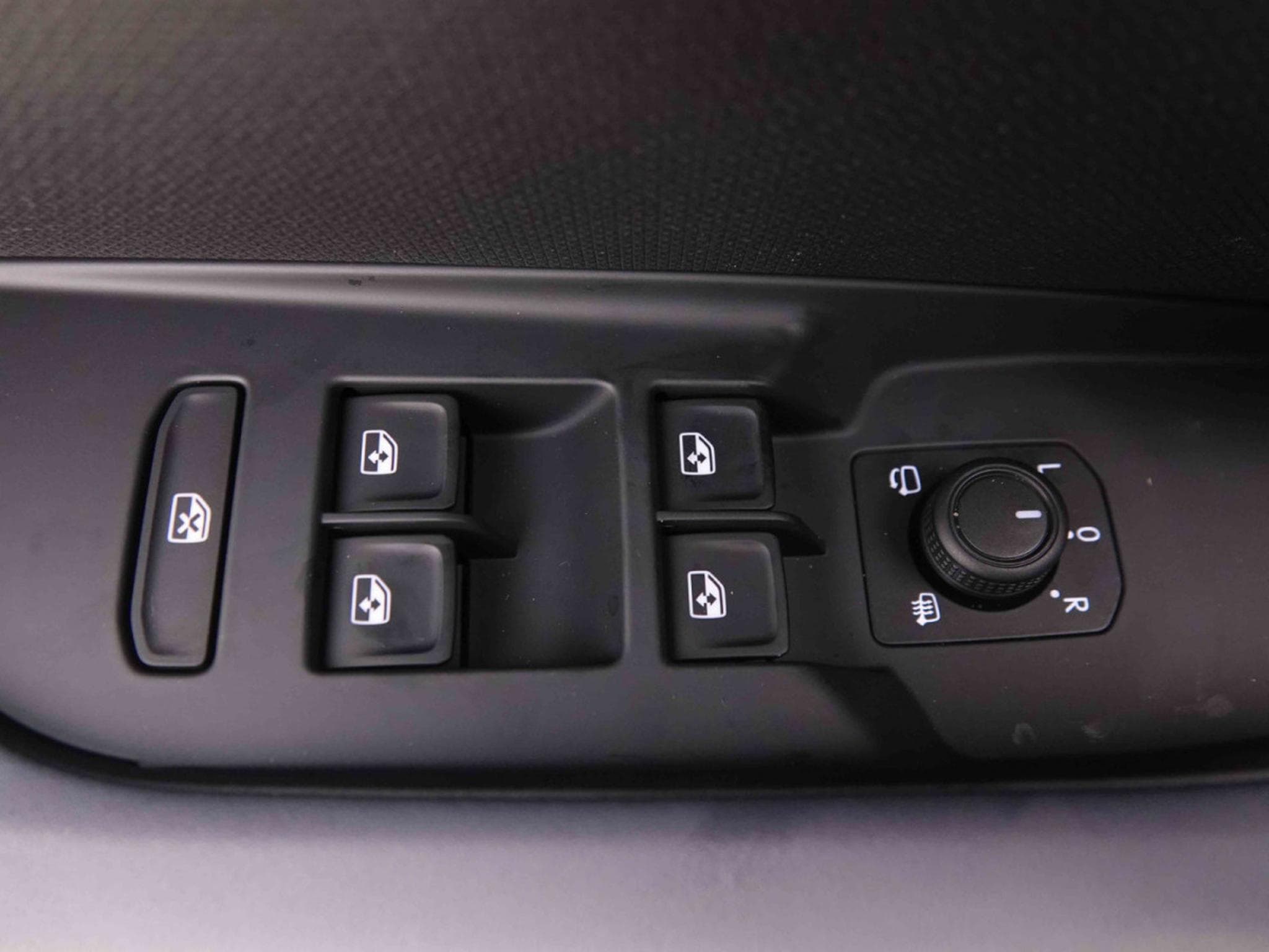 Cupra Formentor 1.5 e-TSI DSG 150 Edge (2026) - Photo 19