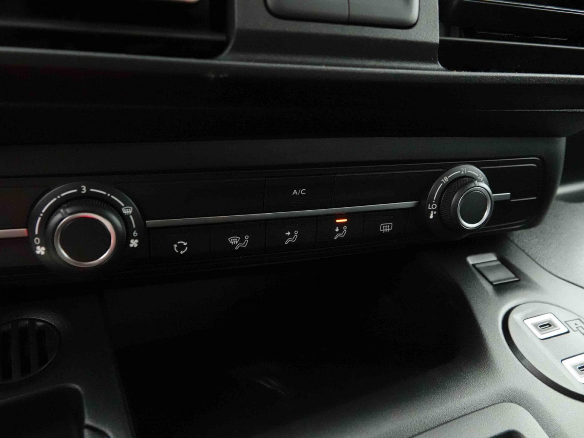Citroën E-Berlingo 50 kWh M Plus (2025) - Photo 12