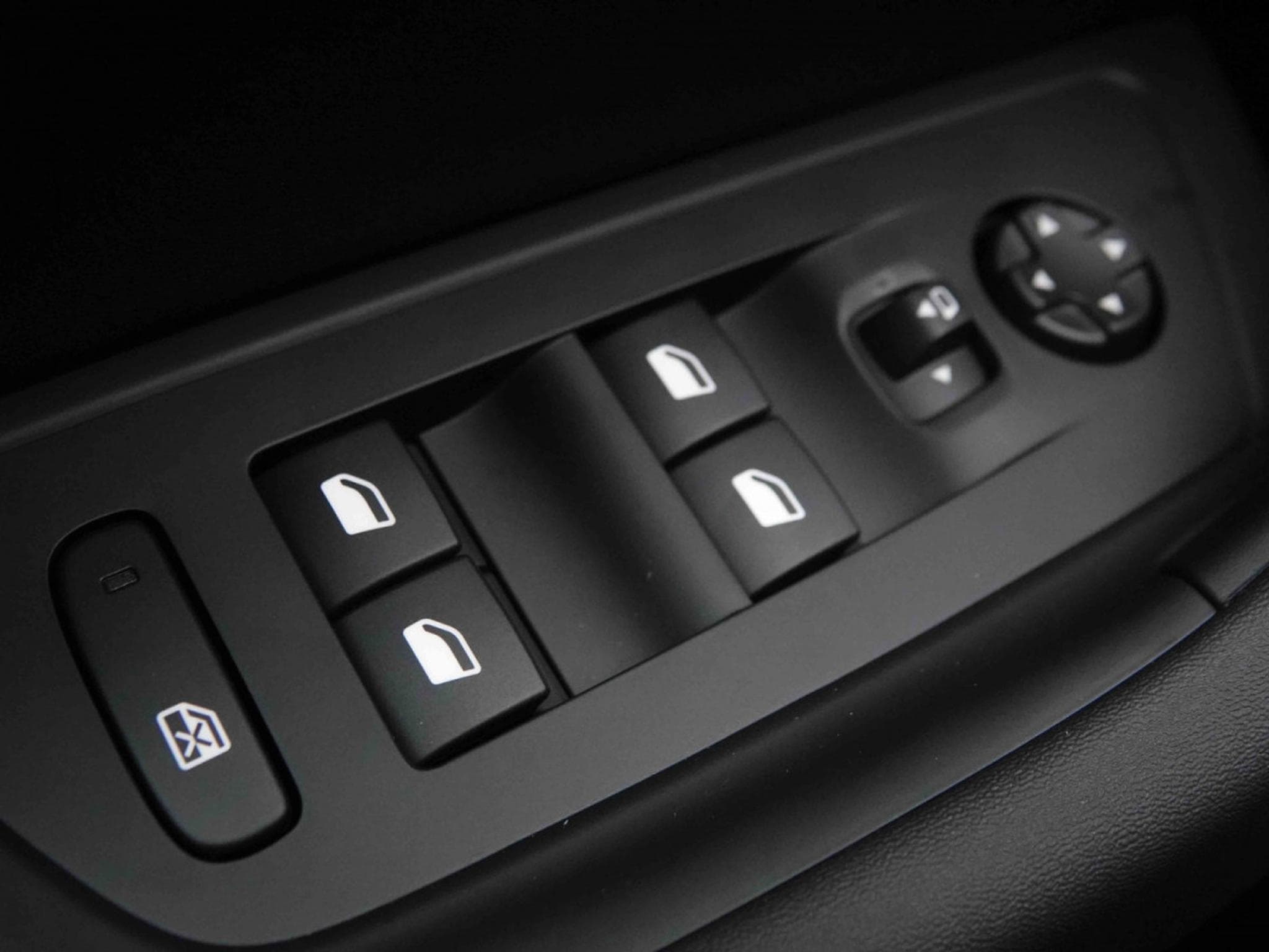 Peugeot 508 1.6 PHEV 225 EAT8 Allure (2025) - Photo 14