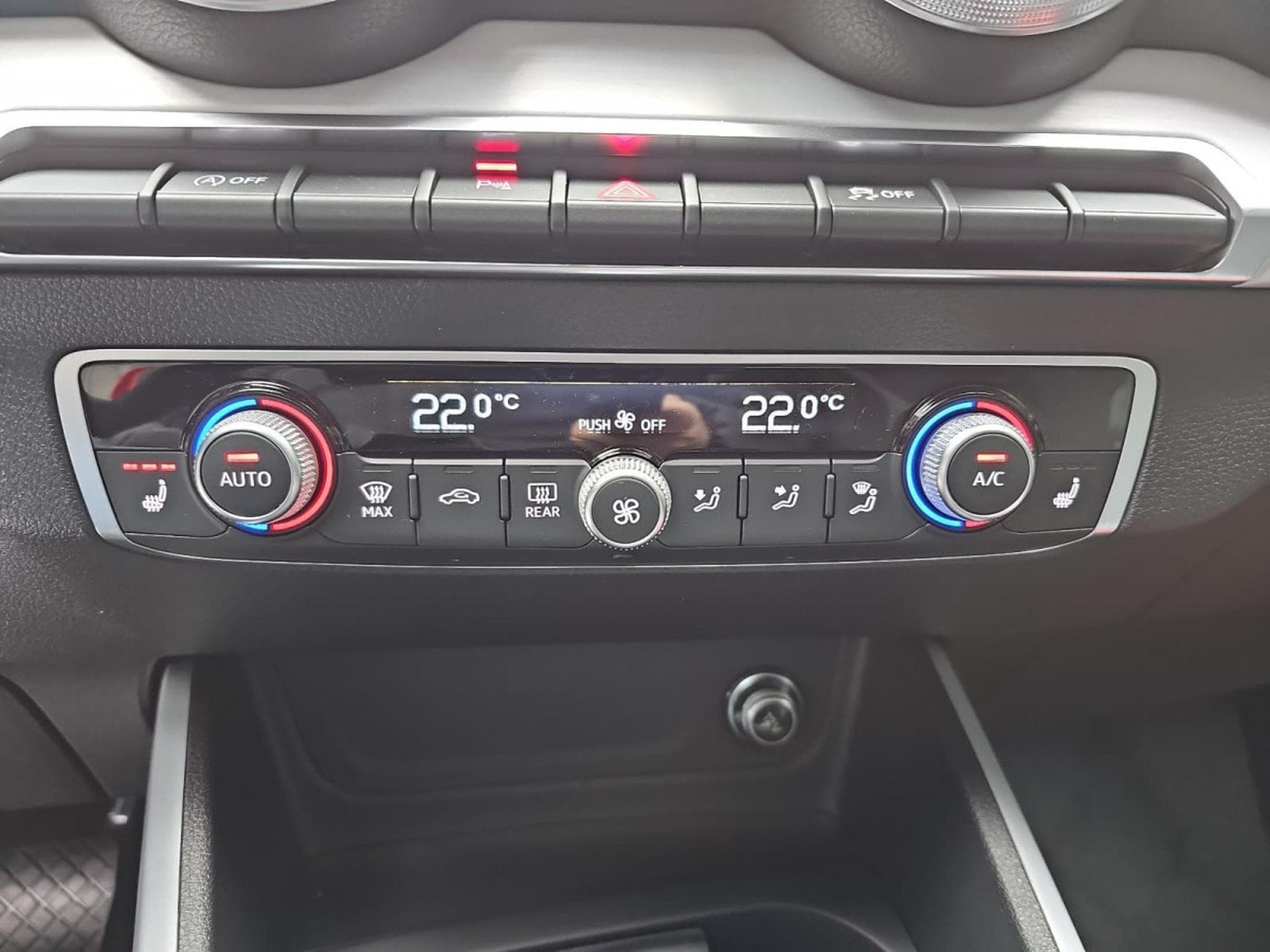 Audi Q2 35 TFSI S-Tronic 150  S-Line (2025) - Photo 10