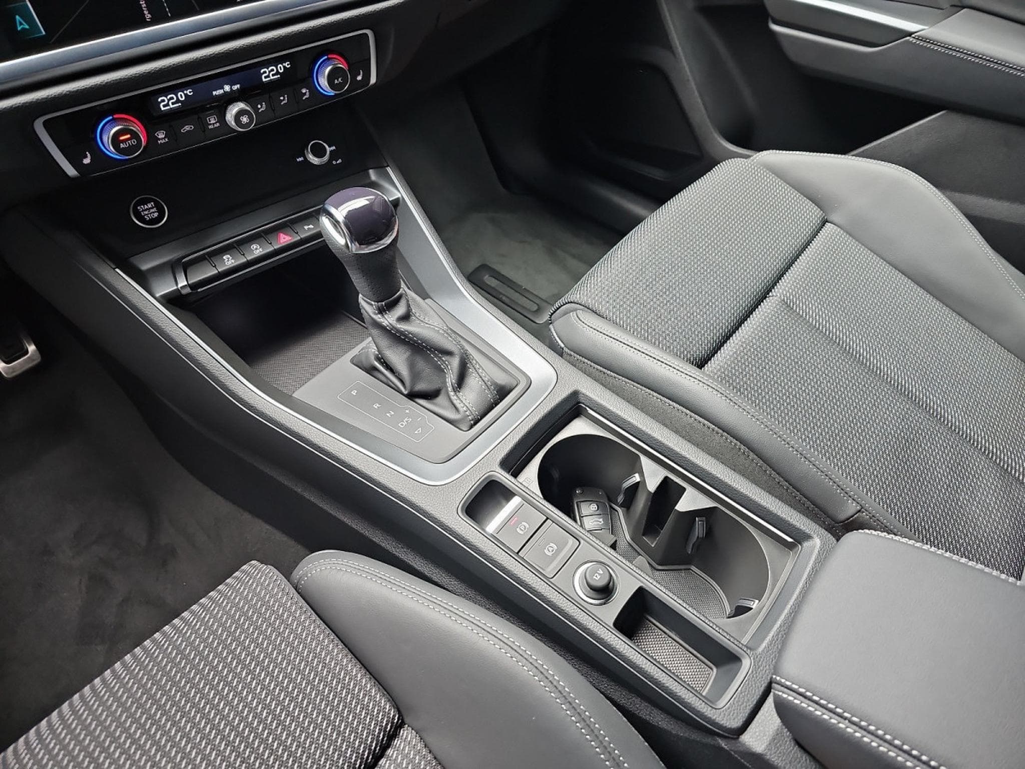 Audi Q3 35 TFSI S-Tronic 150  S-Line (2025) - Photo 11