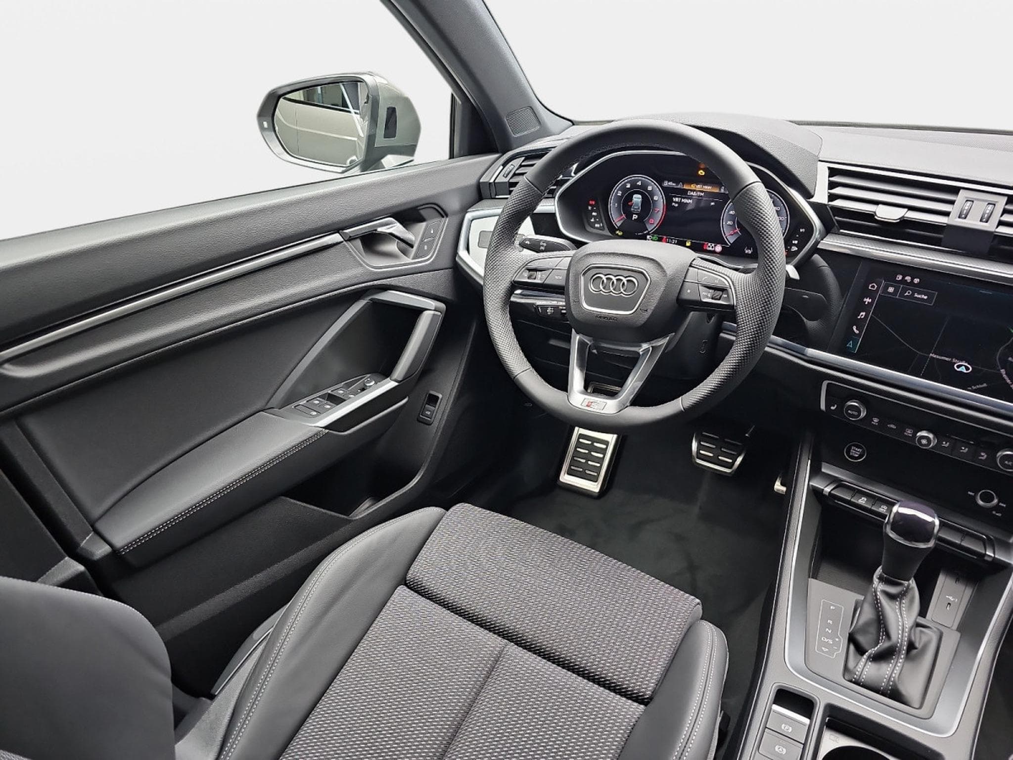 Audi Q3 35 TFSI S-Tronic 150  S-Line (2025) - Photo 8