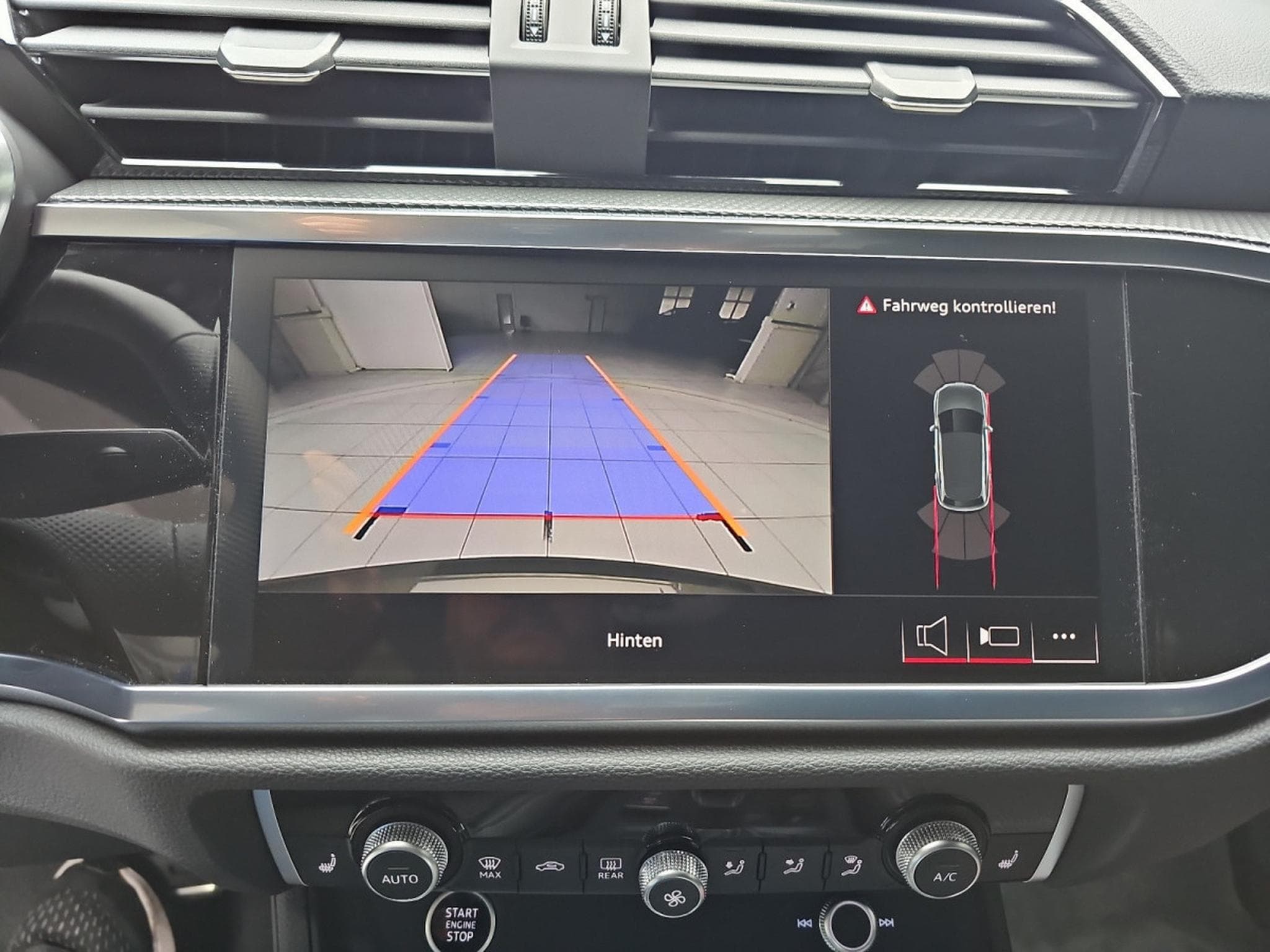 Audi Q3 35 TFSI S-Tronic 150  S-Line (2025) - Photo 9