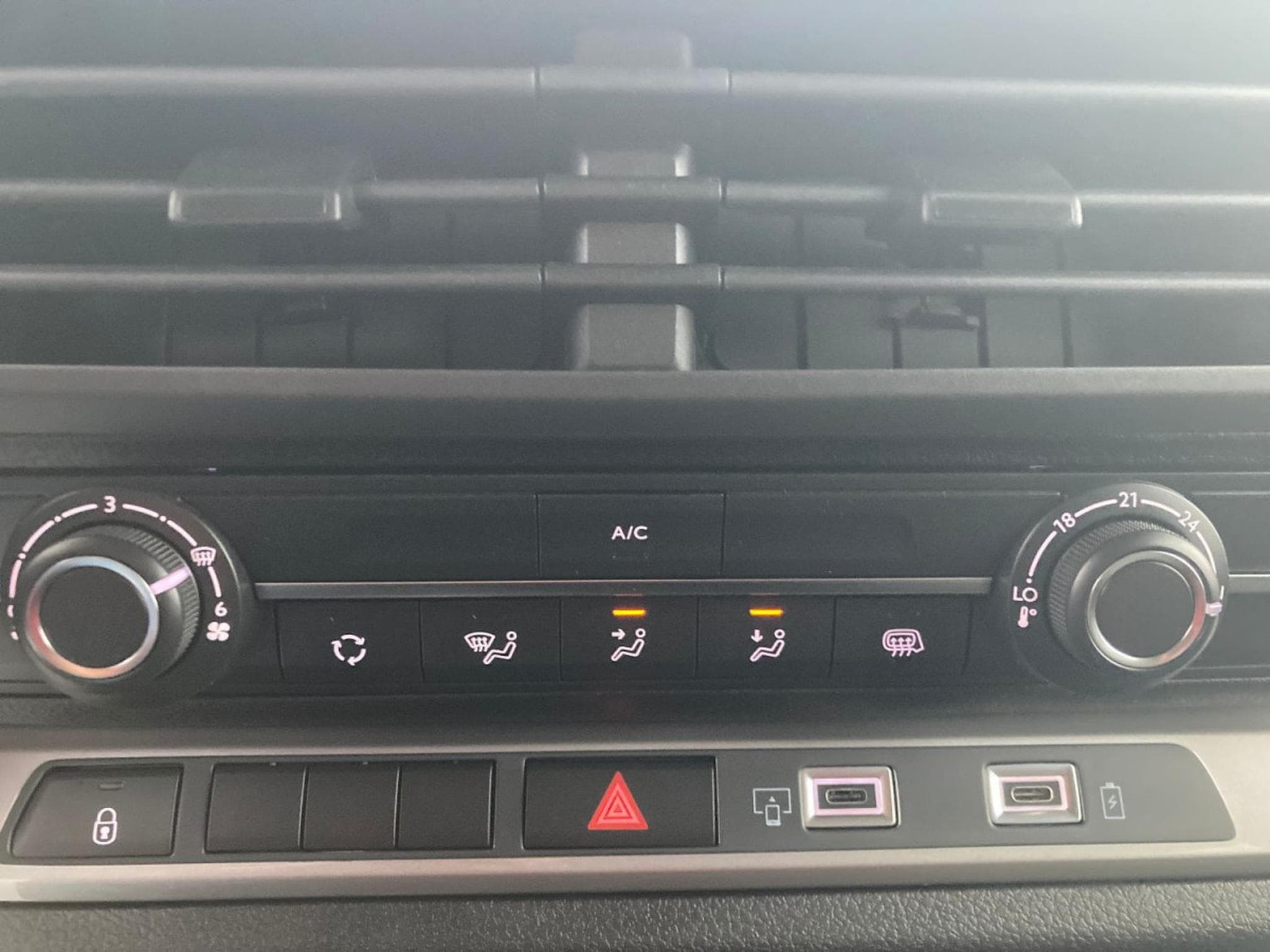 Citroën Jumpy 2.0 BlueHDI EAT8 180 XL Double Cabine Confort (2025) - Foto 18