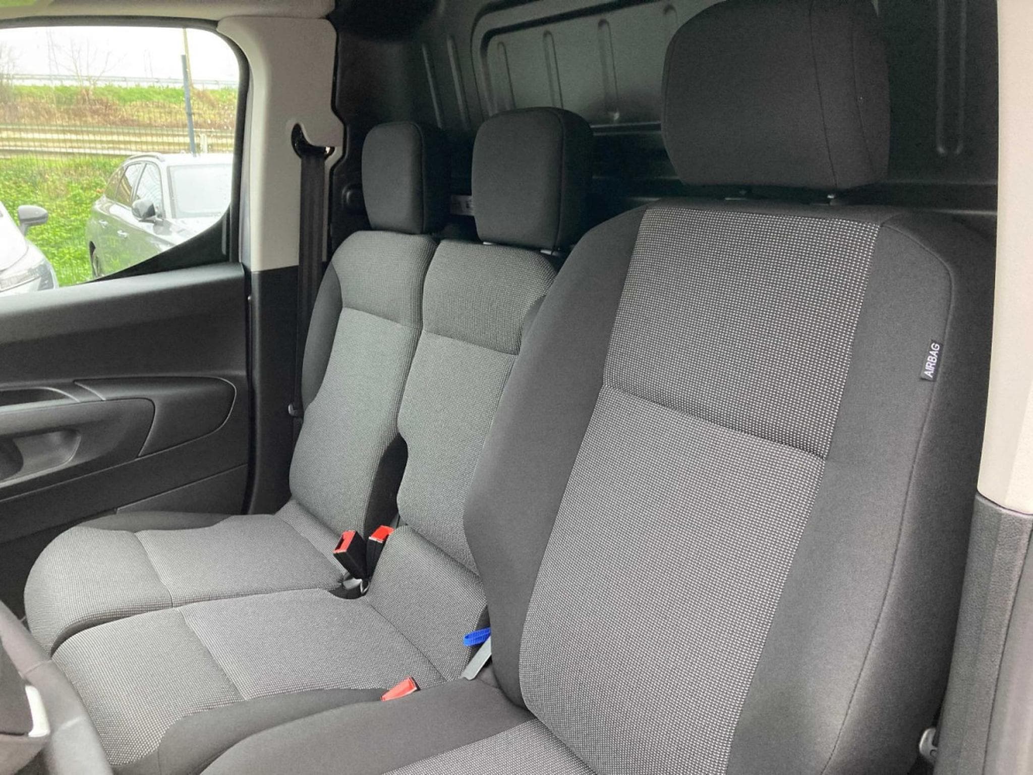 Peugeot Partner 1.5 BlueHDI 102 Confort L1H1 (2026) - Foto 11
