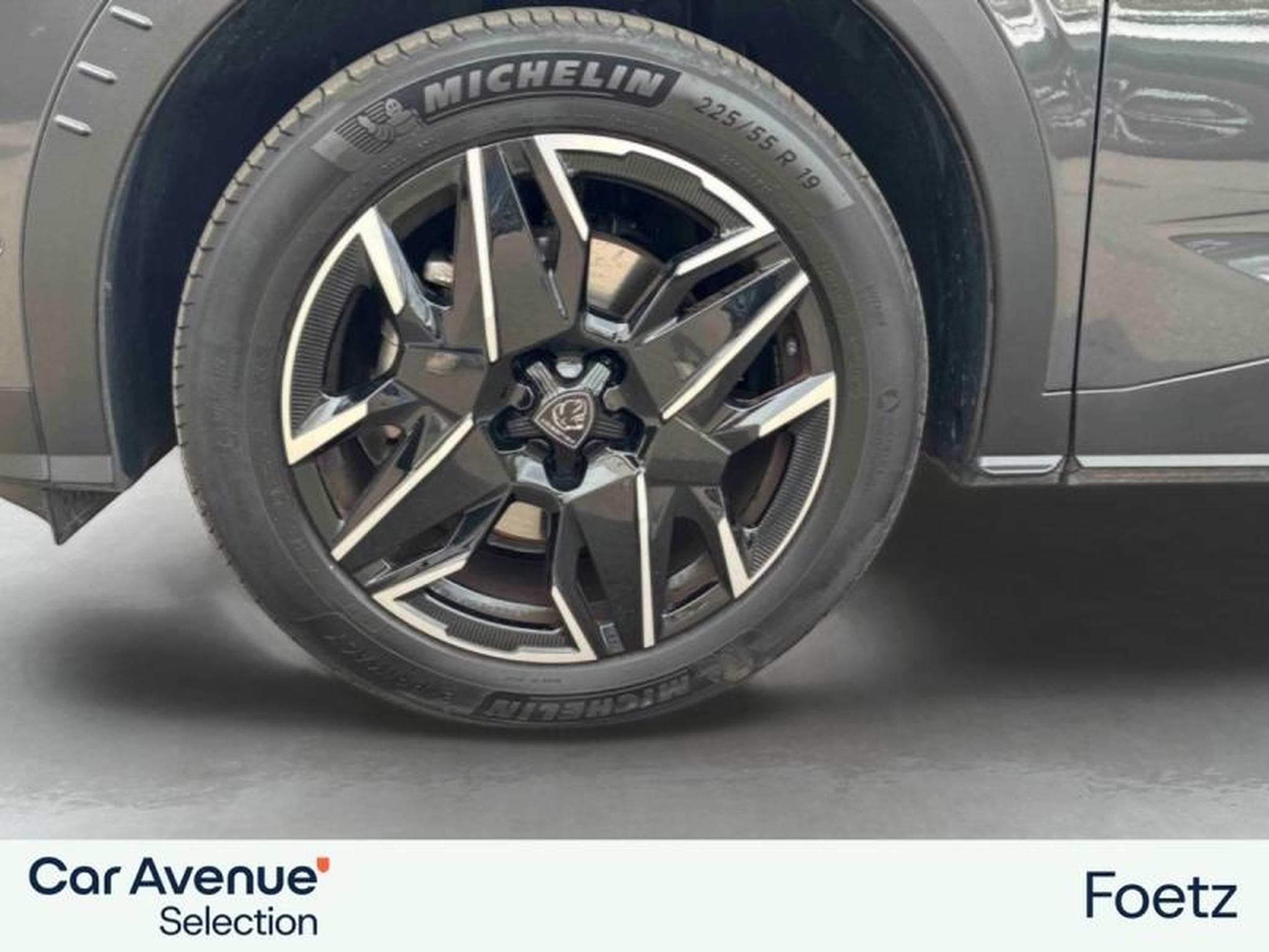 PEUGEOT 5008 Hybrid 145ch Allure e-DCS6 (2025) - Photo 11
