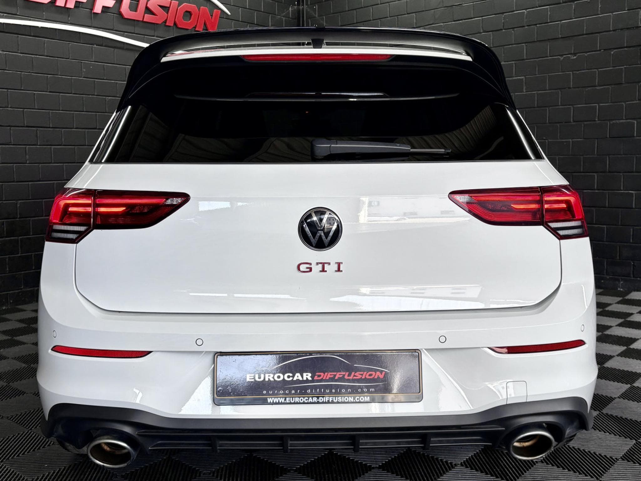 VW Golf GTI Clubsport 2.0 TSI 300 CV DSG7 *ACC* *SIEGES CHAUFF* BLAC (2024) - Foto 4
