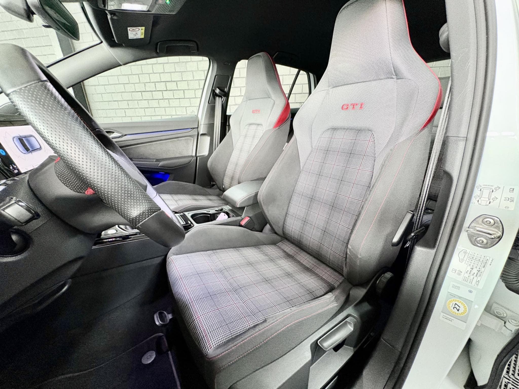VW Golf GTI 2.0 TSI BVM6 245 CV *BOITE MECA* ACC * CARPLAY* (2023) - Photo 7