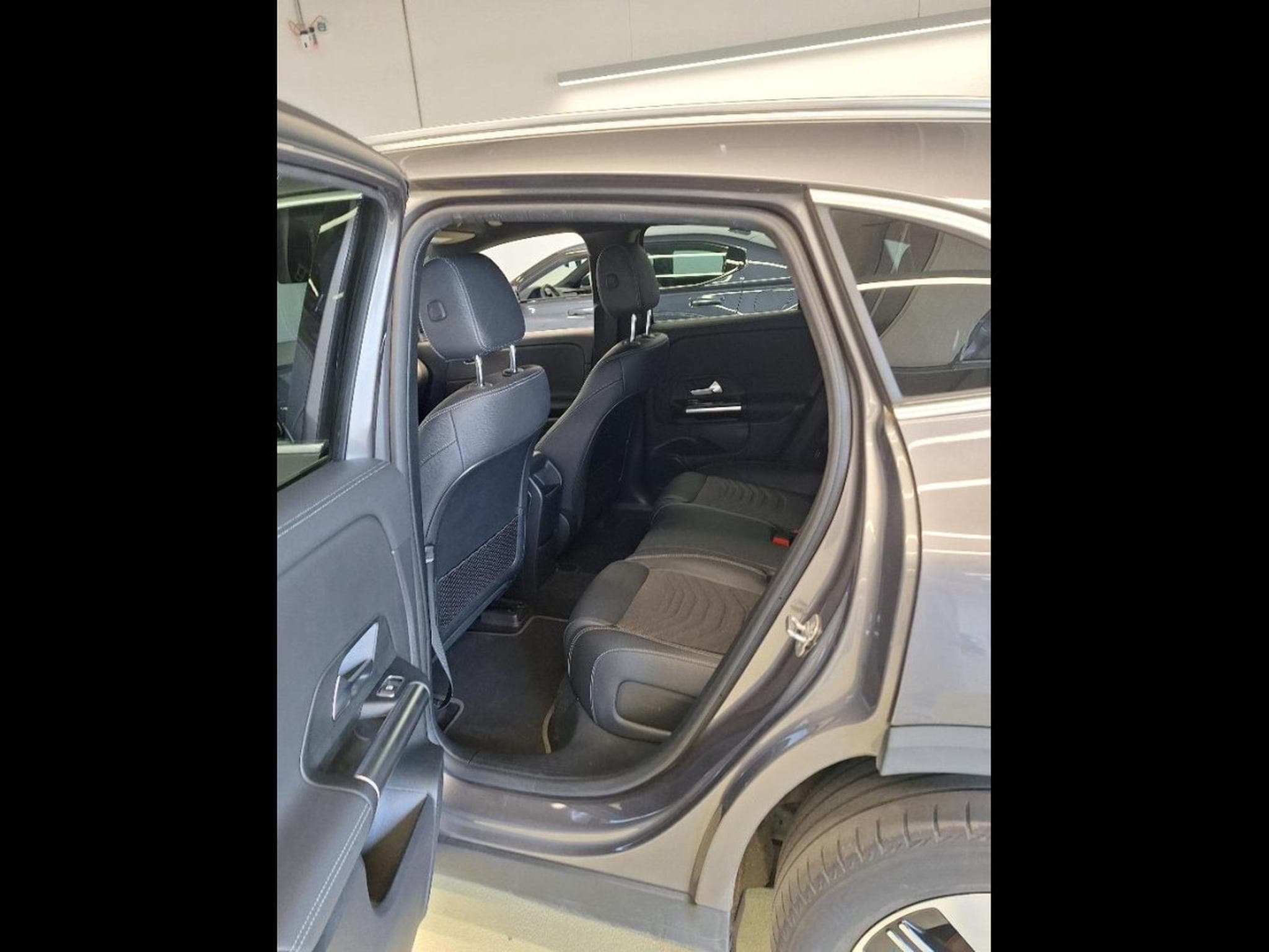 Mercedes EQA 250 71KWH BUSINESS LINE AUTO *CAM* ACC * HAYON * (2023) - Photo 9