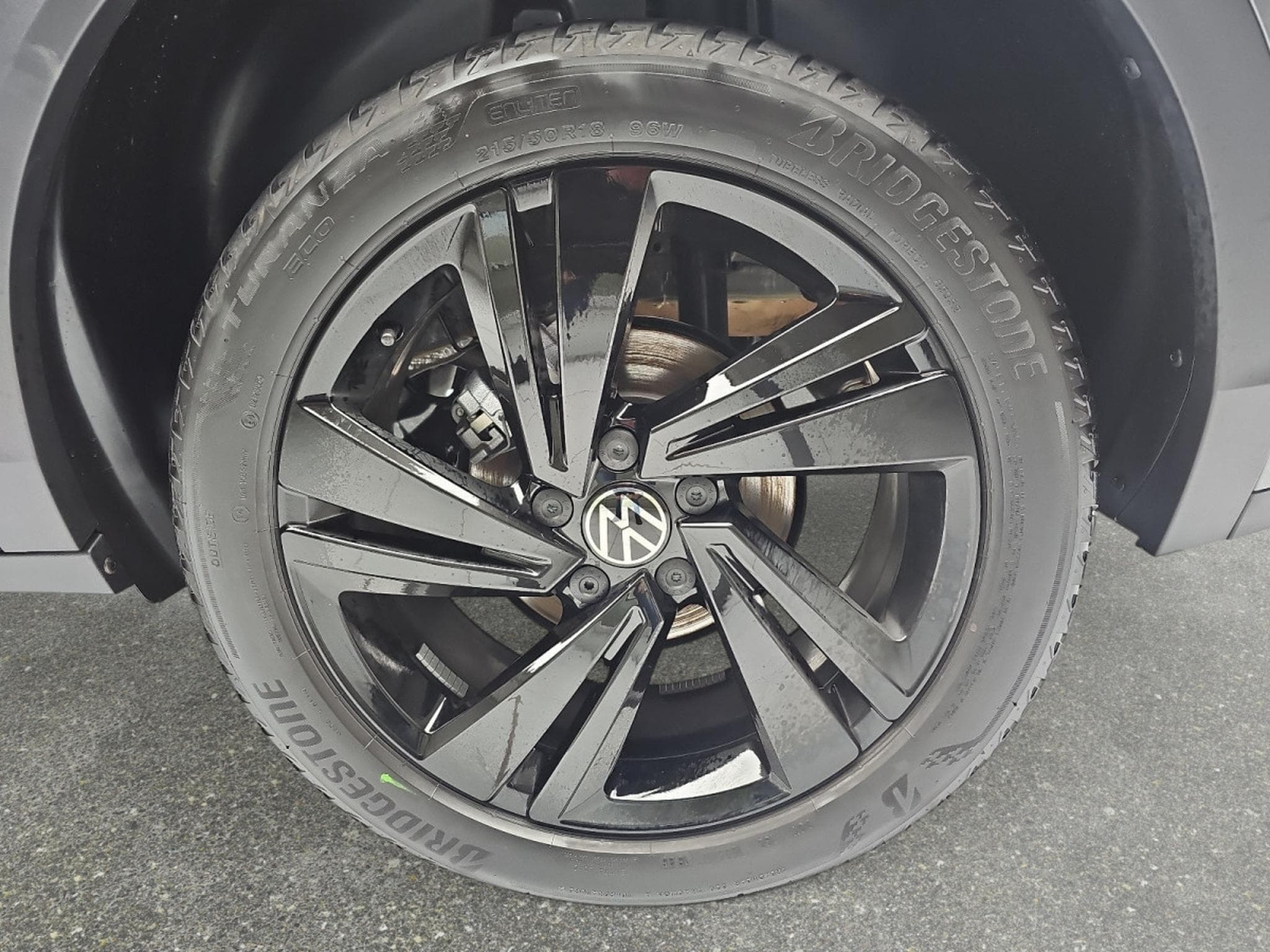 VW T-Roc 2.0 TDi DSG 150 R-Line (2025) - Photo 6