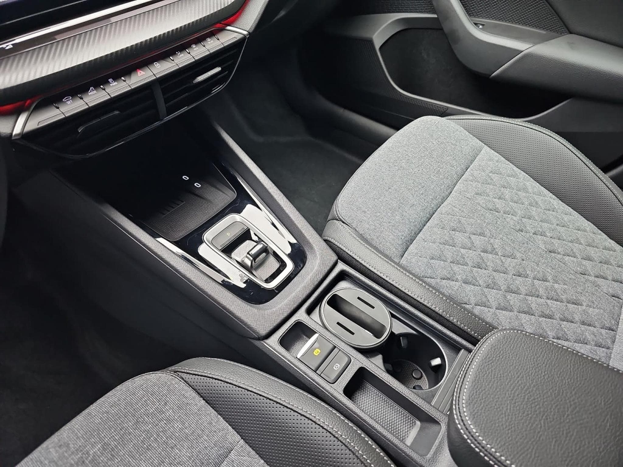Skoda Octavia 2.0 TDi 150 DSG Sportline (2026) - Photo 11