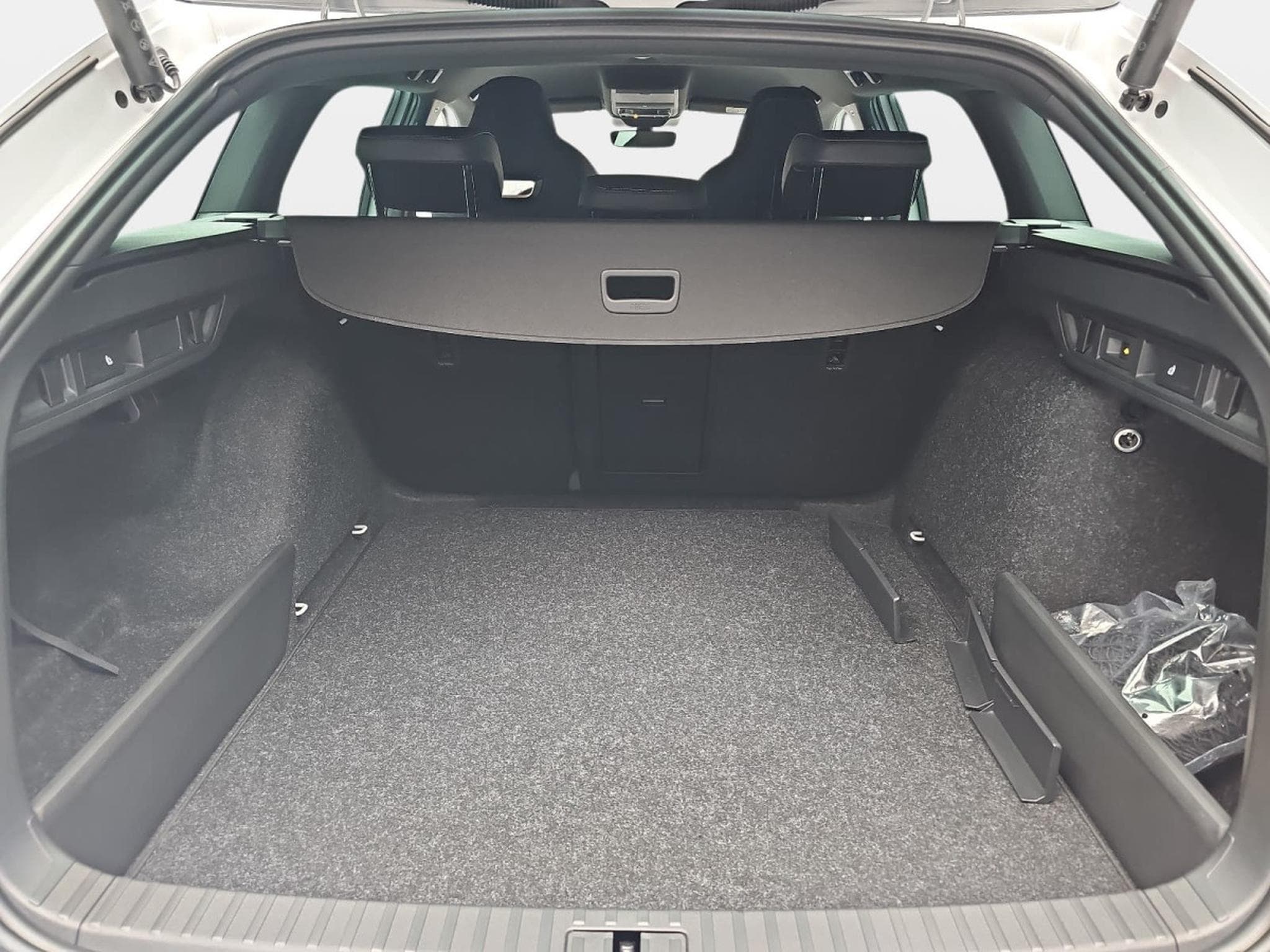 Skoda Octavia 2.0 TDi 150 DSG Sportline (2026) - Photo 13