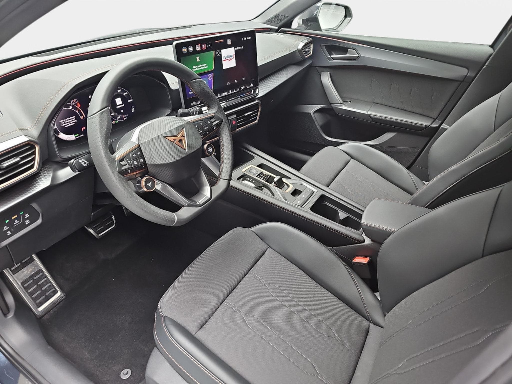Cupra Leon 1.5 eTSi DSG 150 (2025) - Photo 18