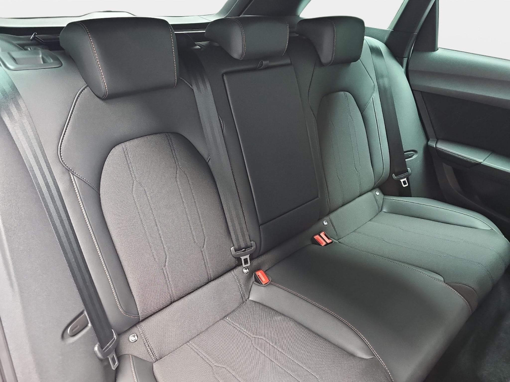 Cupra Leon 1.5 eTSi DSG 150 Kombi (2026) - Photo 8