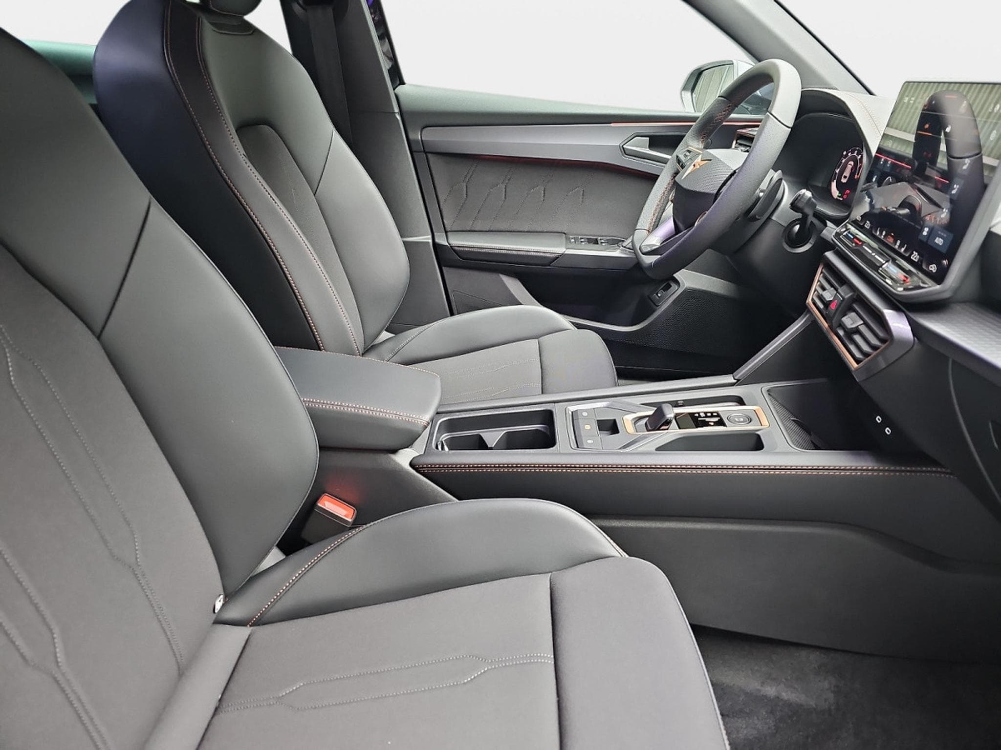 Cupra Leon 1.5 eTSi DSG 150 Kombi (2026) - Photo 14