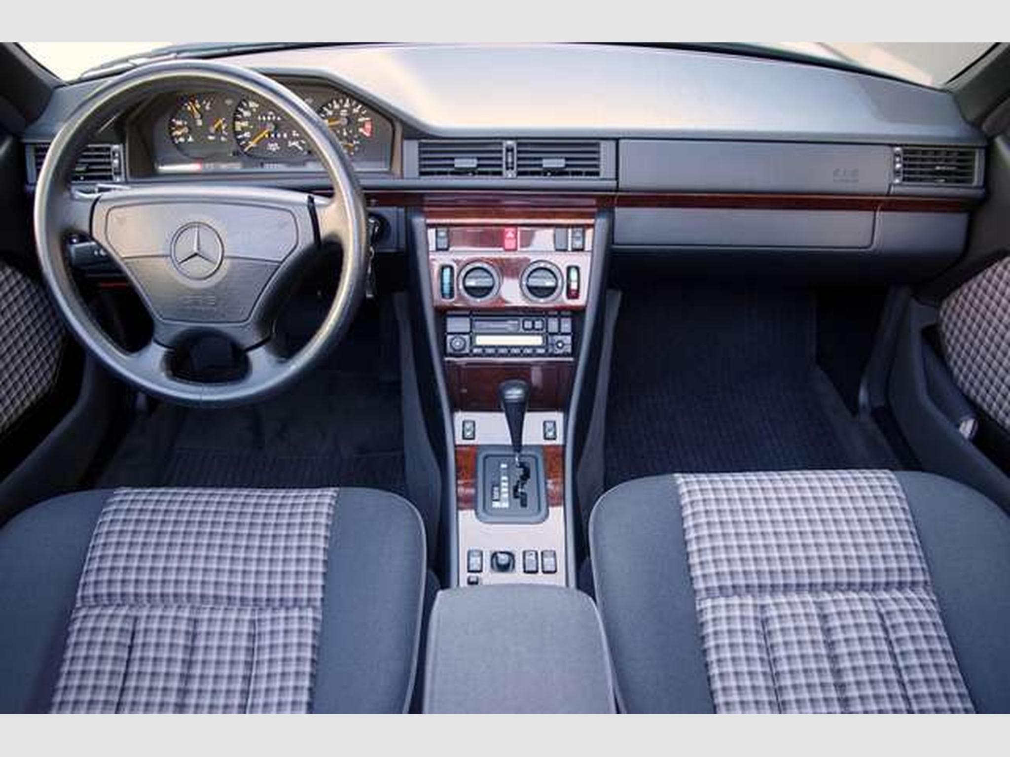 Mercedes E 200 E 200 Cabrio*W124,Automatic,Sitzheizung,Tempomat (1996) - Foto 4