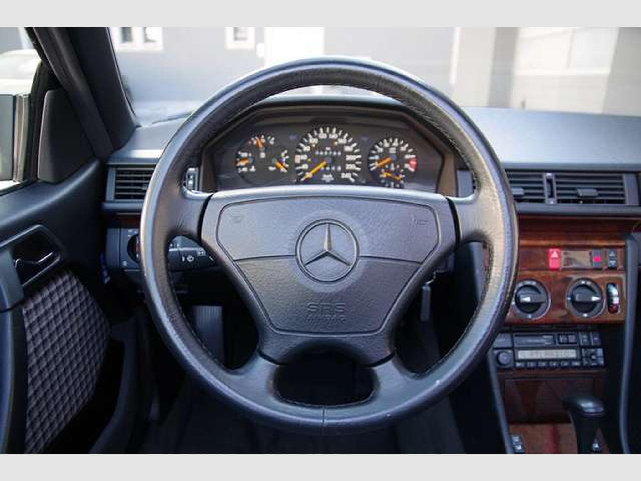 Mercedes E 200 E 200 Cabrio*W124,Automatic,Sitzheizung,Tempomat (1996) - Foto 9