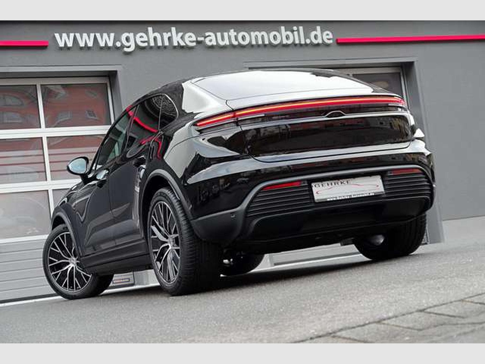 Porsche Macan Macan 4*21"MacanDesign,ACC,AHK,PANO,BOSE,HeadUp* (2025) - Photo 2