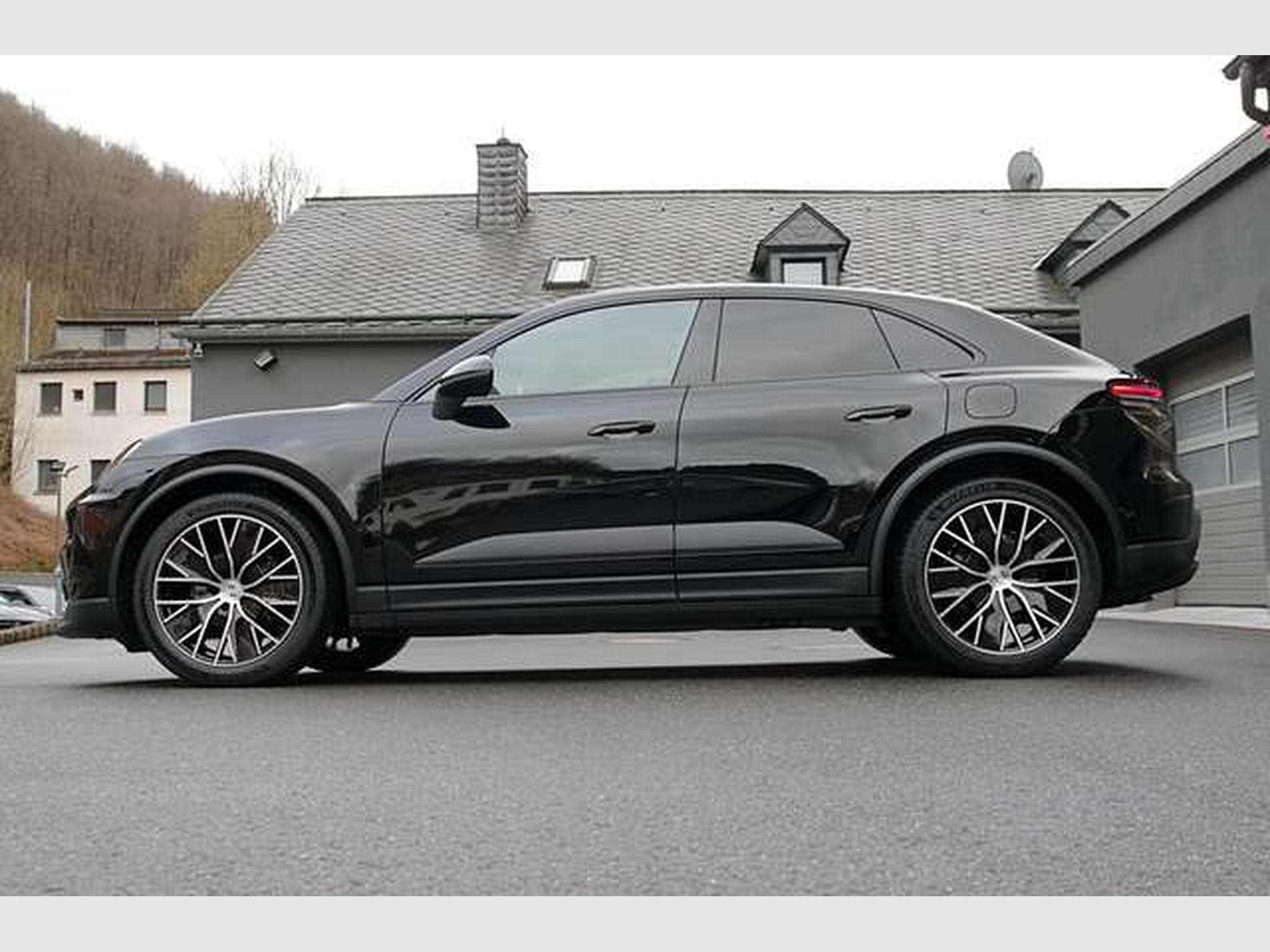 Porsche Macan Macan 4*21"MacanDesign,ACC,AHK,PANO,BOSE,HeadUp* (2025) - Photo 3