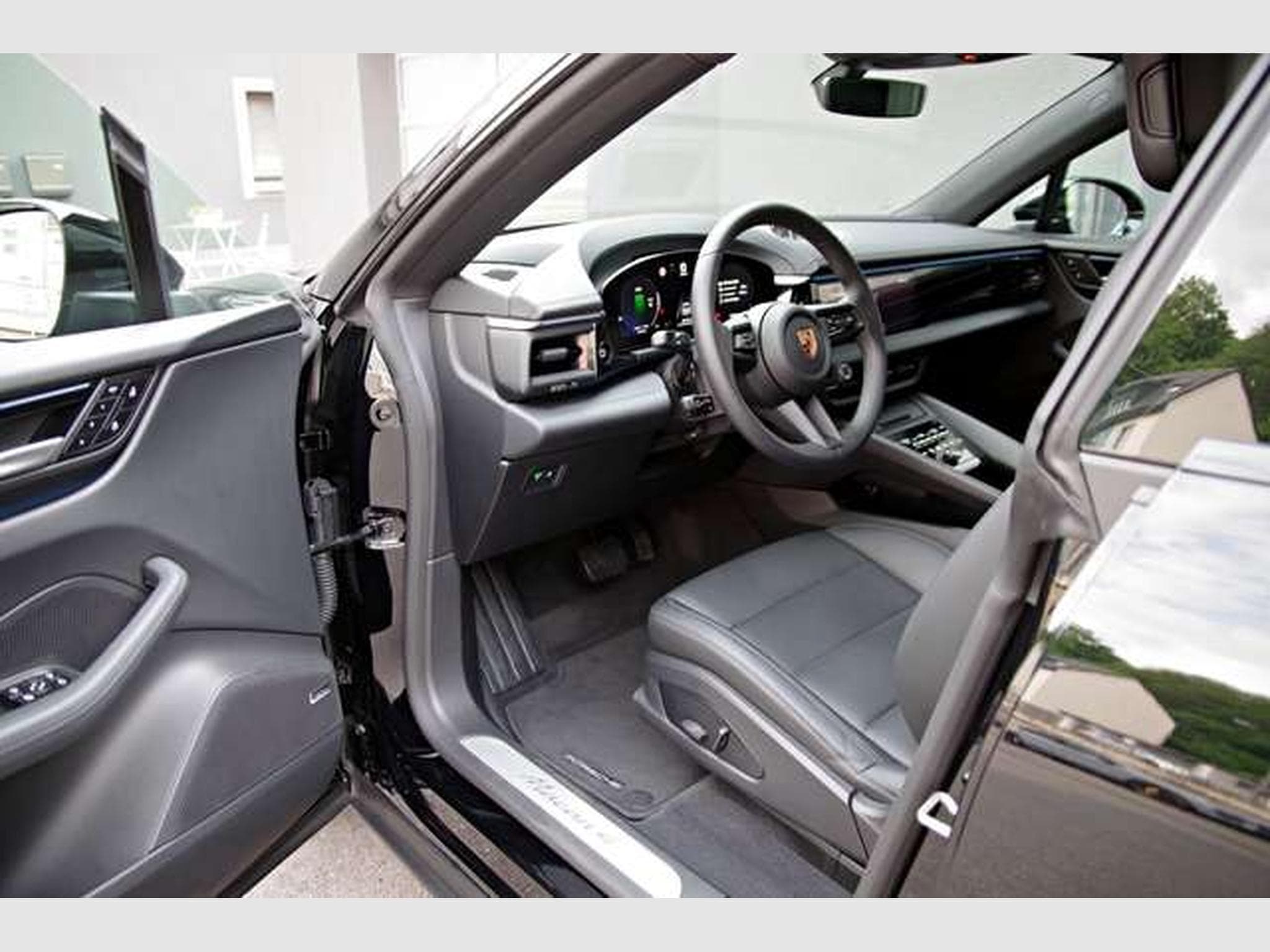 Porsche Macan Macan 4*21"MacanDesign,ACC,AHK,PANO,BOSE,HeadUp* (2025) - Photo 5
