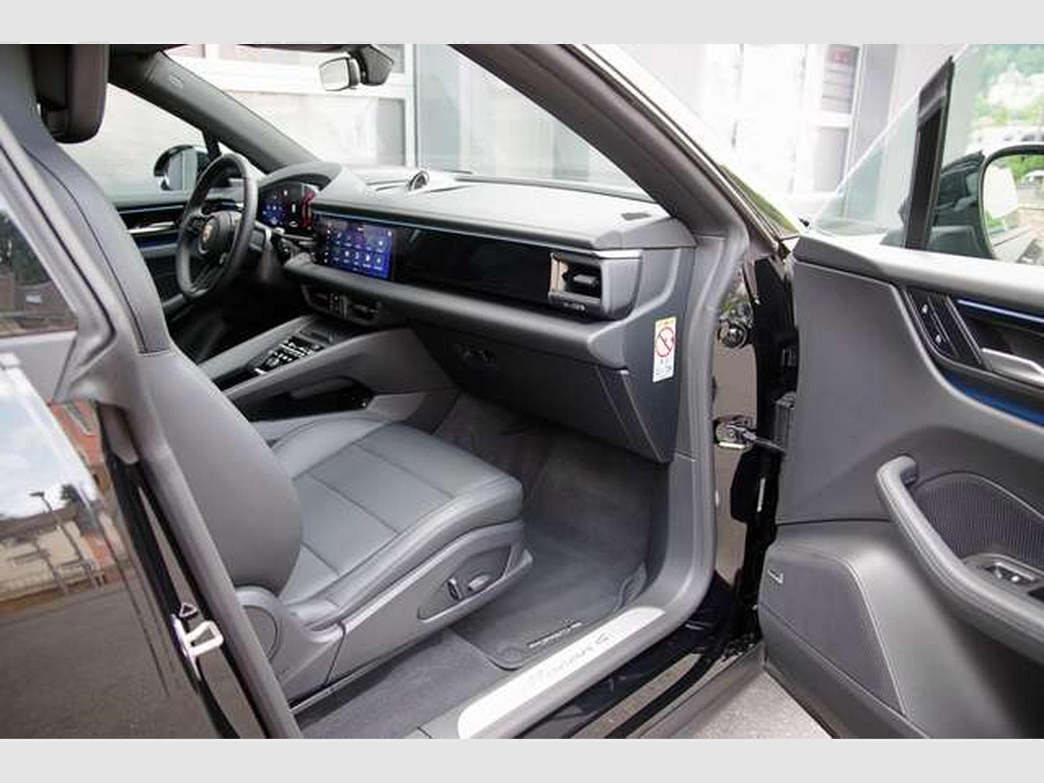 Porsche Macan Macan 4*21"MacanDesign,ACC,AHK,PANO,BOSE,HeadUp* (2025) - Photo 7