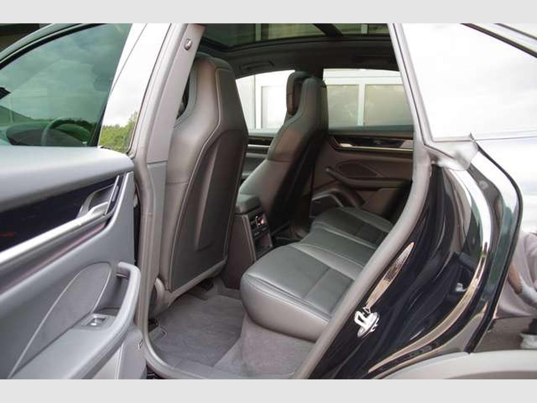 Porsche Macan Macan 4*21"MacanDesign,ACC,AHK,PANO,BOSE,HeadUp* (2025) - Photo 8