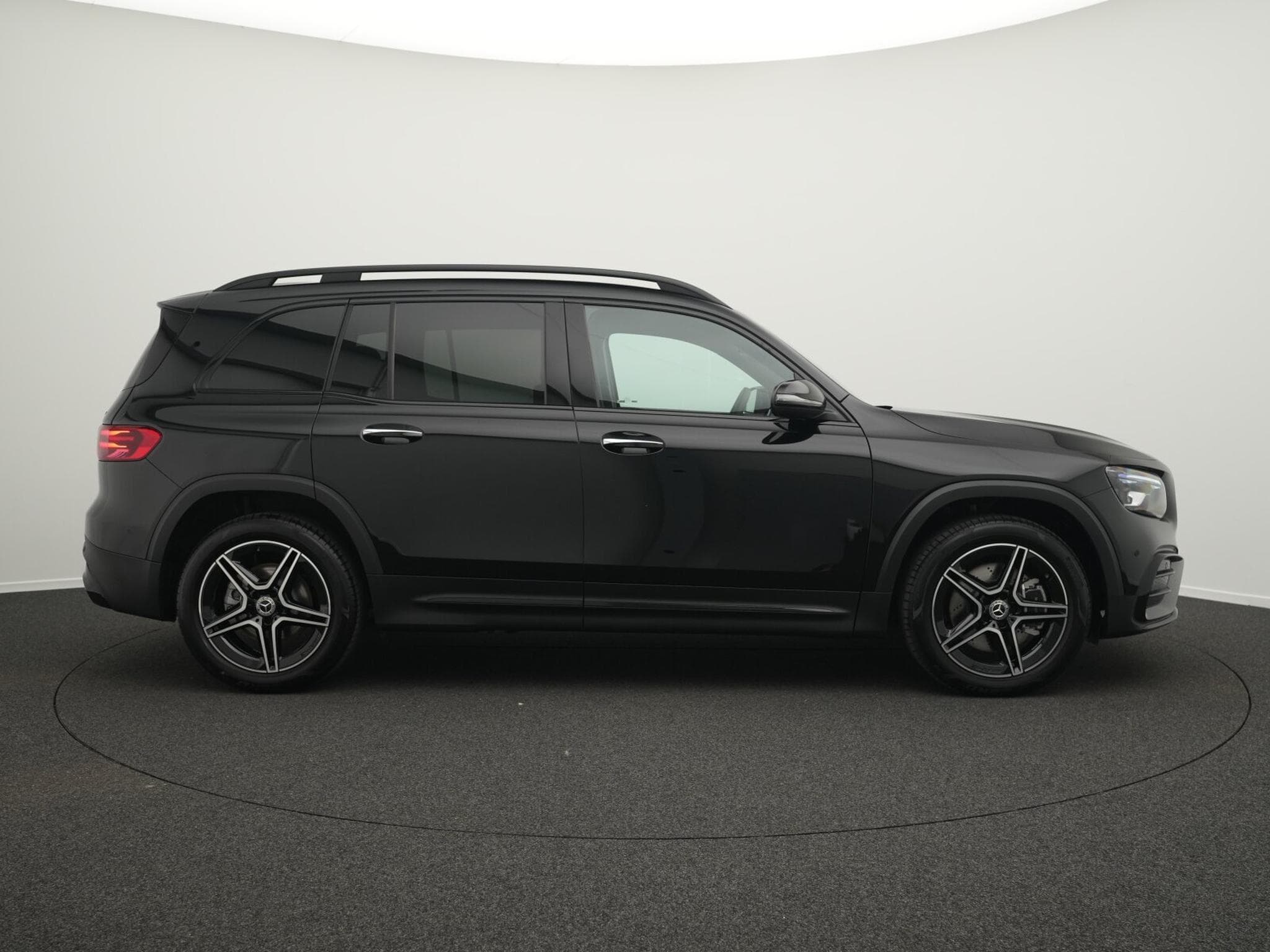 Mercedes GLB 220 d 4MATIC Multi+AHK+Totw+Burm+Night (2025) - Foto 5