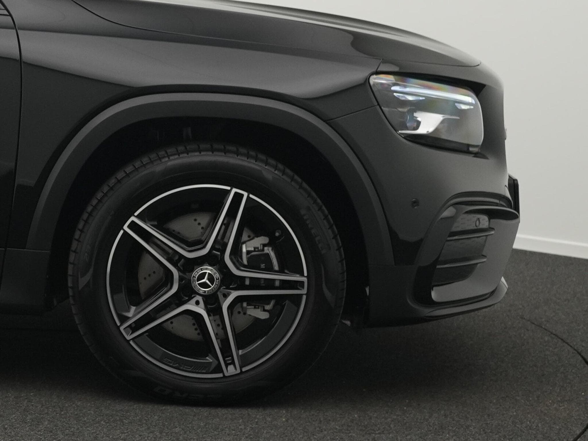 Mercedes GLB 220 d 4MATIC Multi+AHK+Totw+Burm+Night (2025) - Foto 8