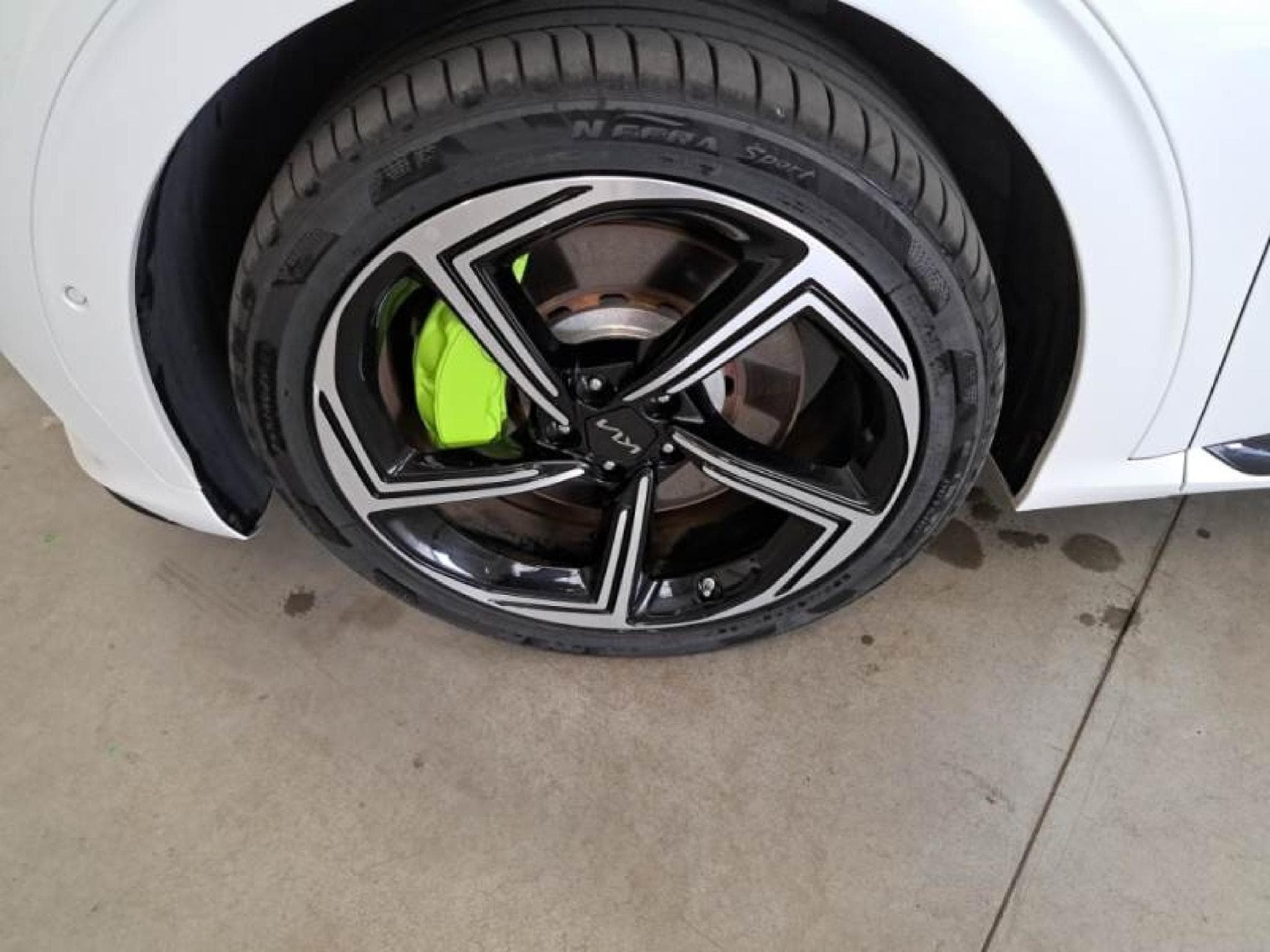 Kia EV6 GT 4WD (2024) - Foto 8
