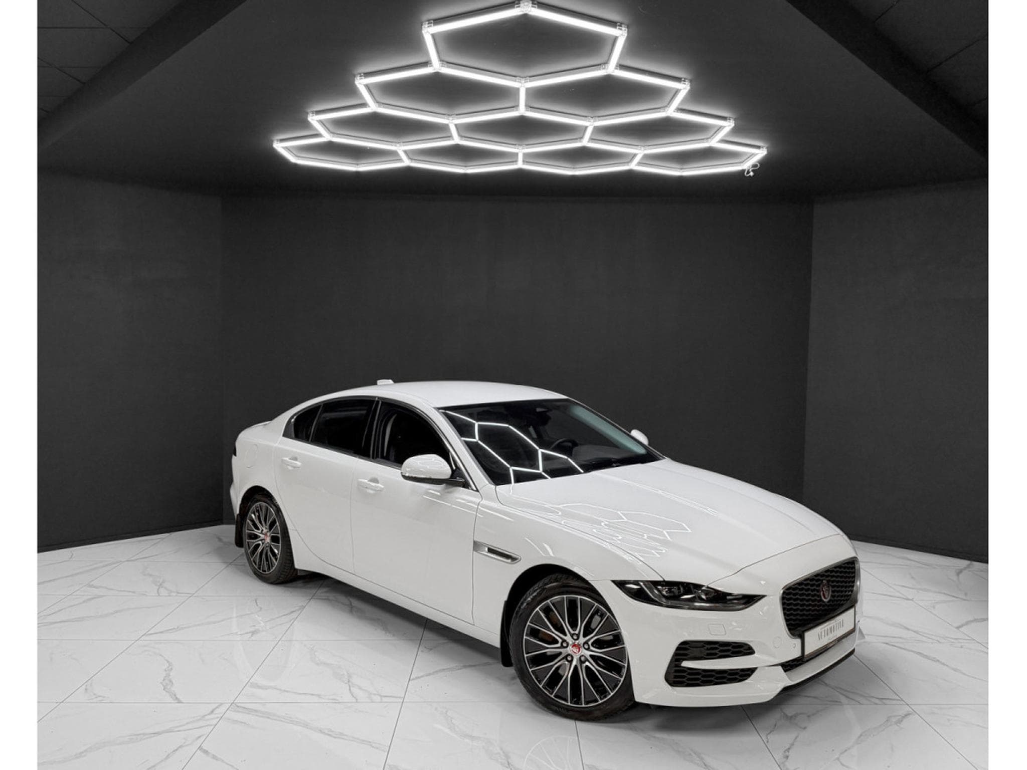 Jaguar XE P300 AWD HSE (2022) - Foto 7