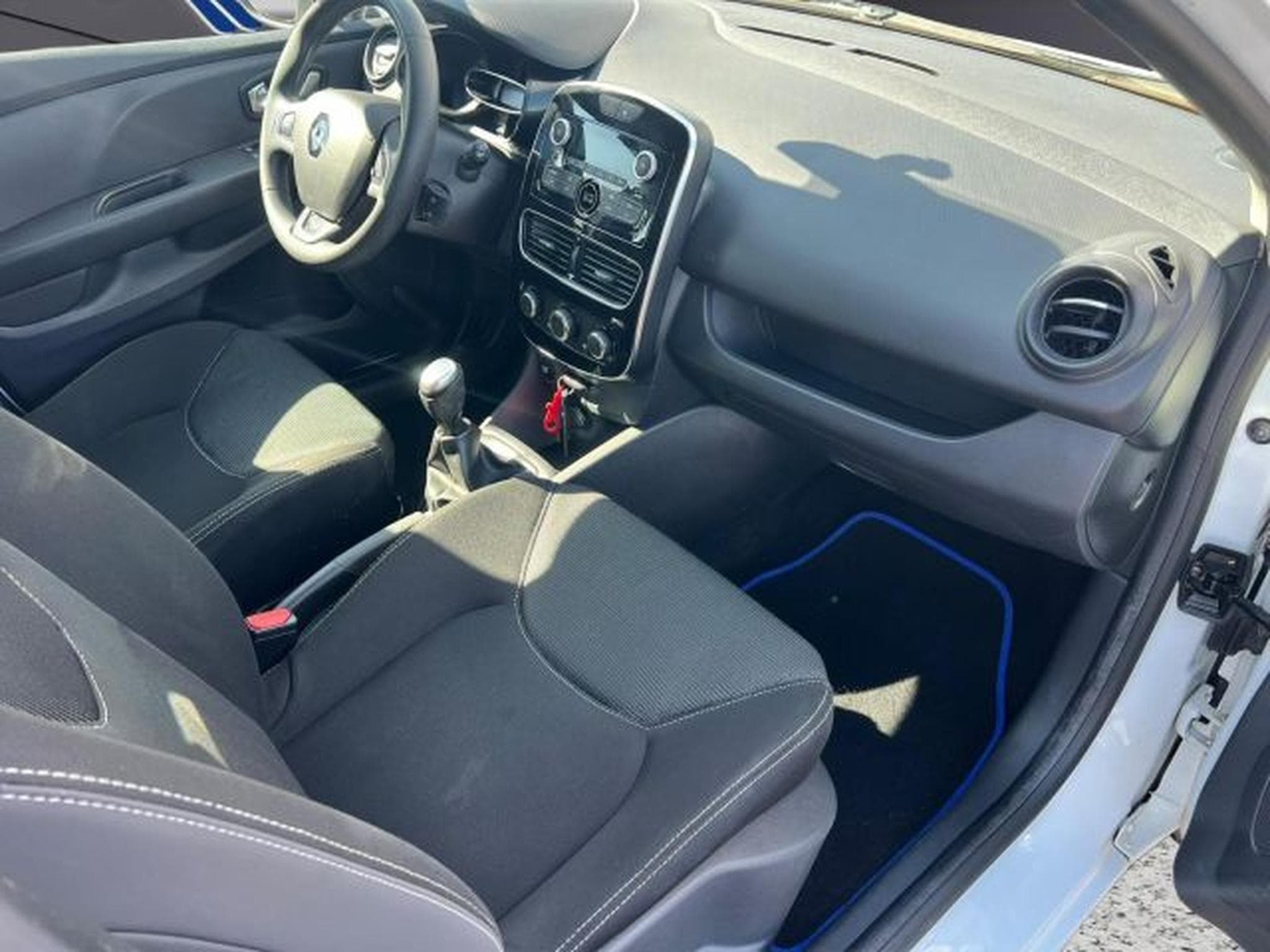 Renault Clio Clio IV Start/Stop TEMPOMAT,ESP,USB,ABS (2017) - Photo 15