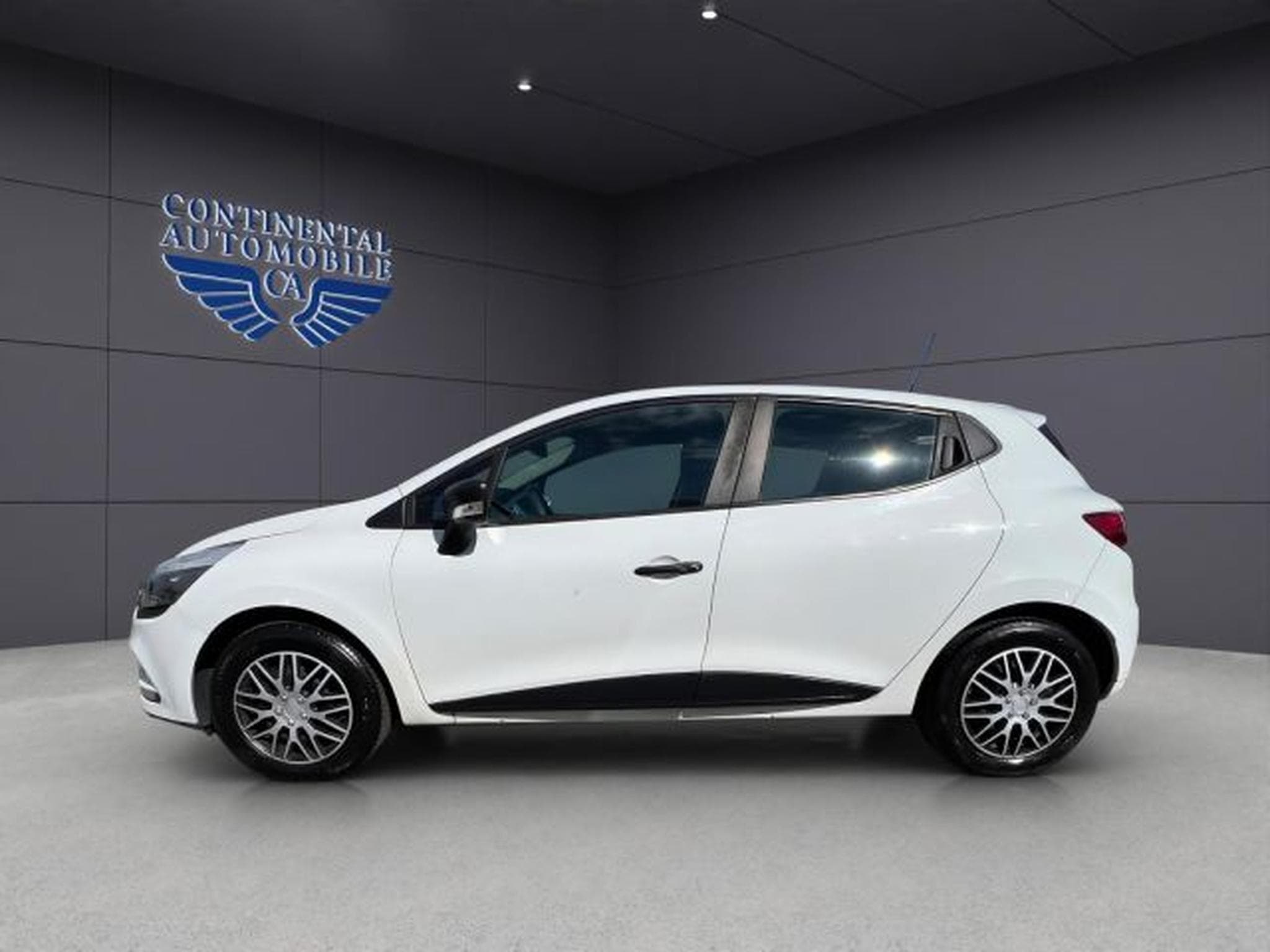 Renault Clio Clio IV Start/Stop TEMPOMAT,ESP,USB,ABS (2017) - Photo 3