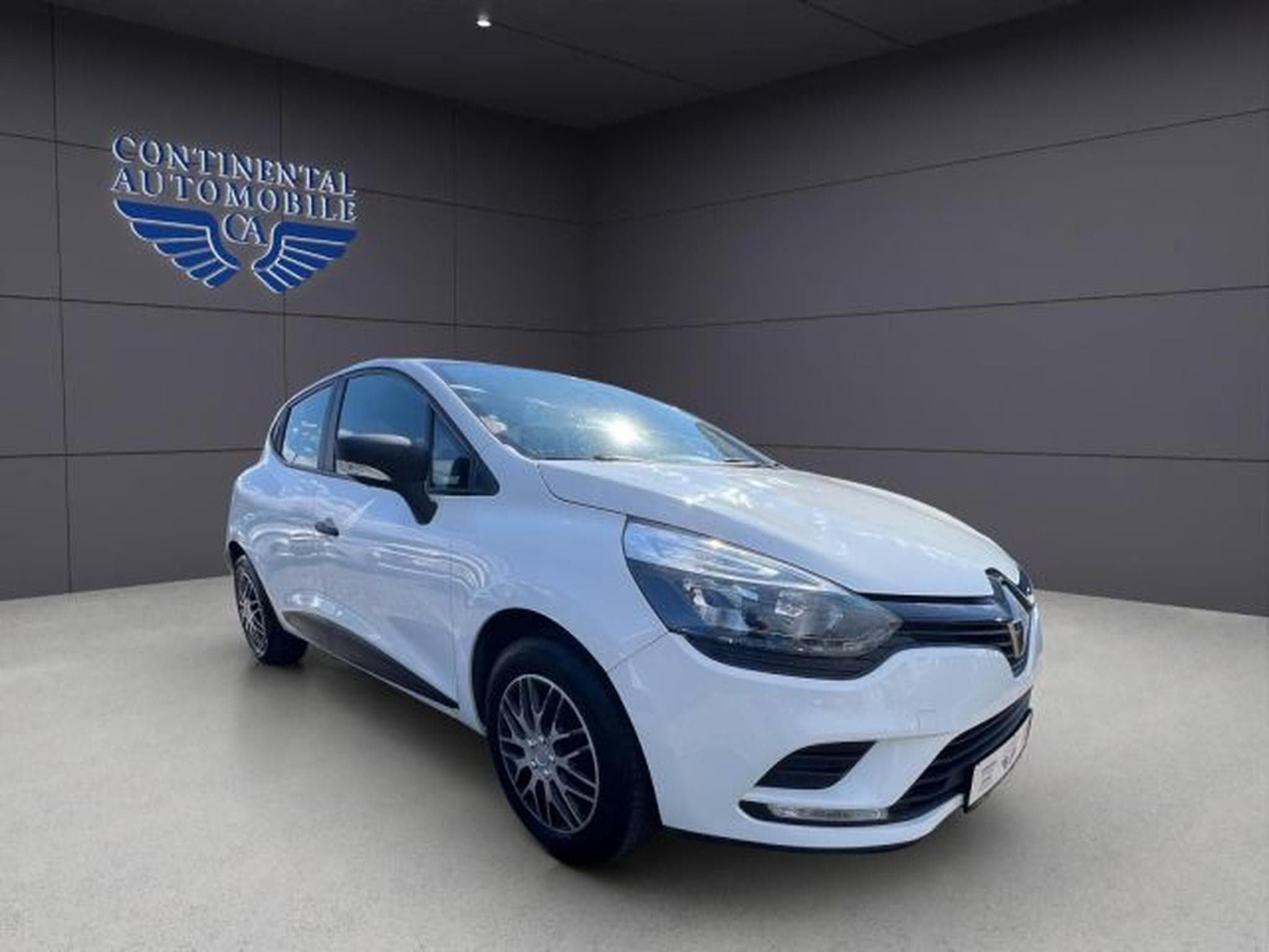 Renault Clio Clio IV Start/Stop TEMPOMAT,ESP,USB,ABS (2017) - Photo 7