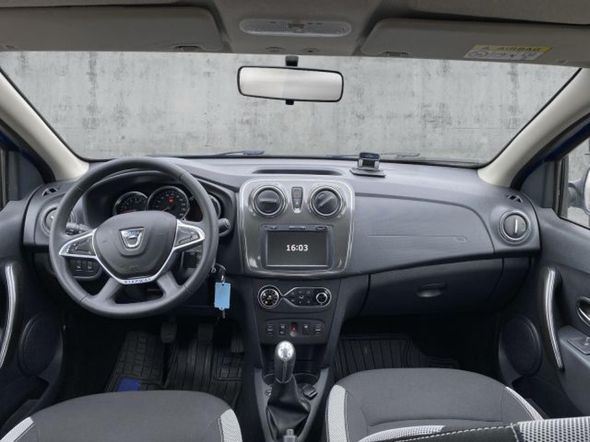 Dacia Sandero Sandero II Stepway Anniversary NAVI LED RFK SHZG (2019) - Photo 14