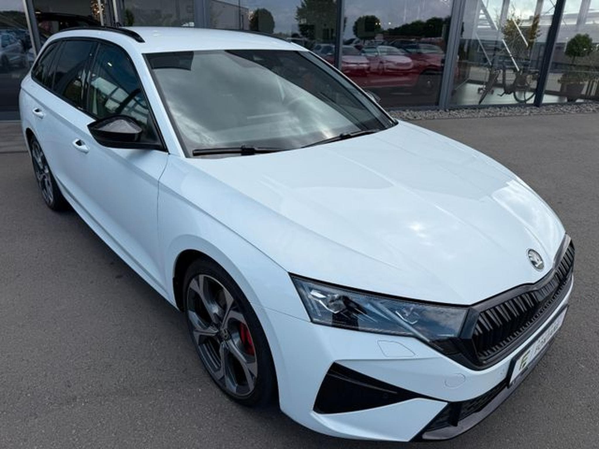 Skoda Octavia Octavia Kombi 2.0TSI RS 19" Virtual Facelift ACC (2024) - Photo 4