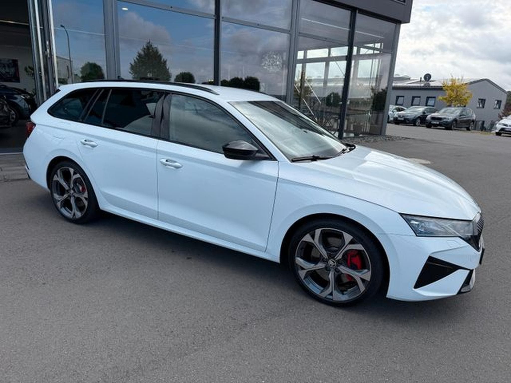 Skoda Octavia Octavia Kombi 2.0TSI RS 19" Virtual Facelift ACC (2024) - Photo 5