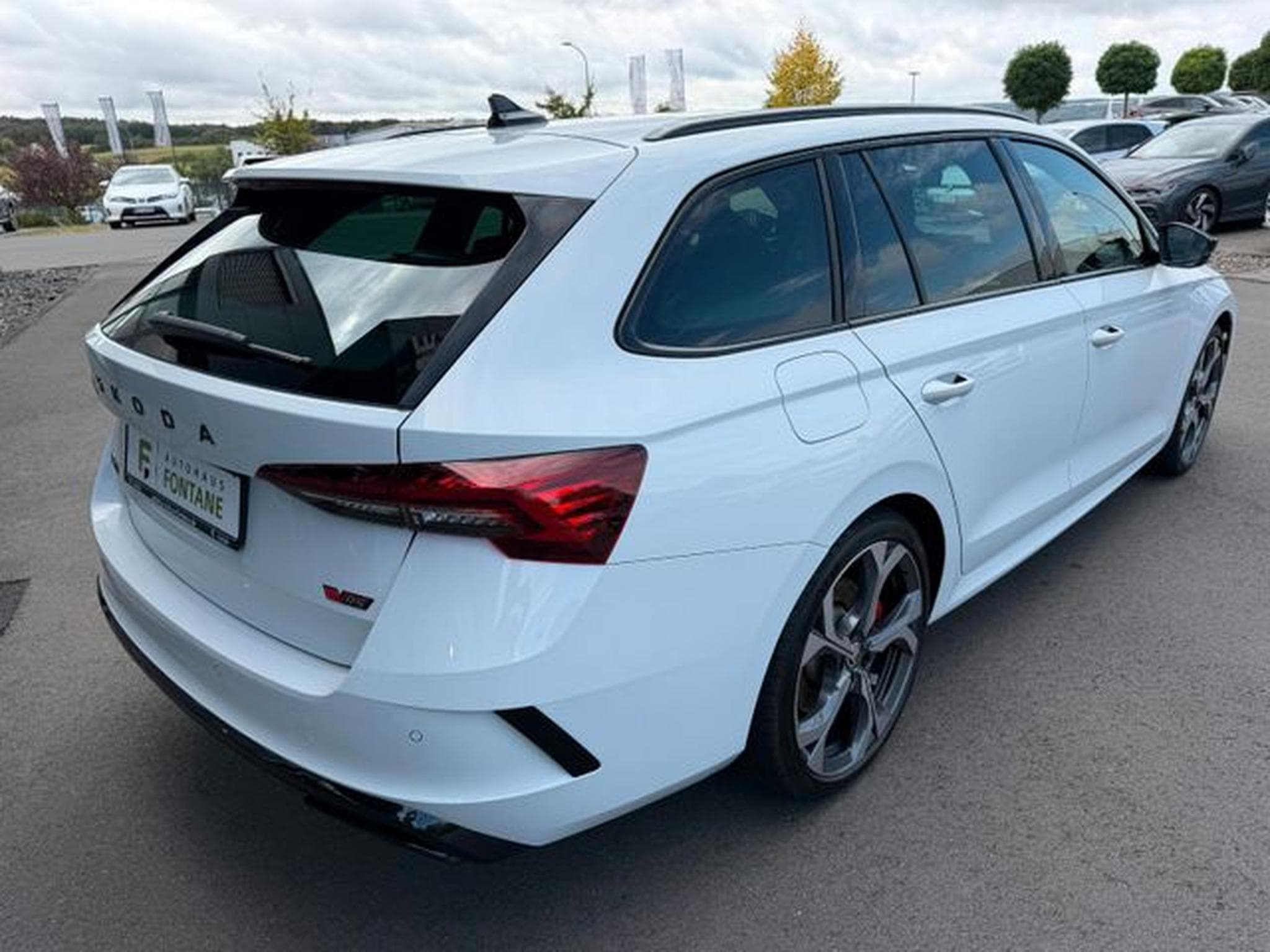 Skoda Octavia Octavia Kombi 2.0TSI RS 19" Virtual Facelift ACC (2024) - Photo 7