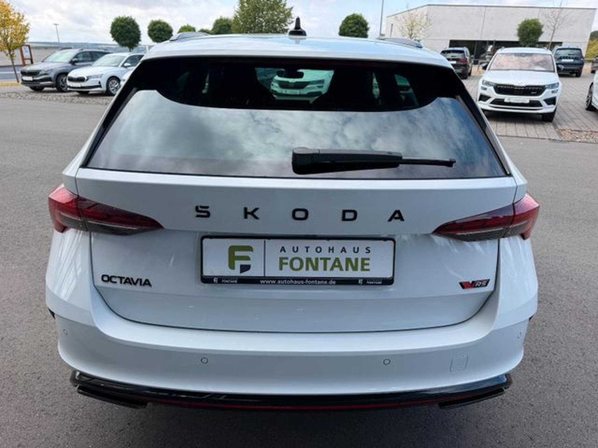 Skoda Octavia Octavia Kombi 2.0TSI RS 19" Virtual Facelift ACC (2024) - Photo 8