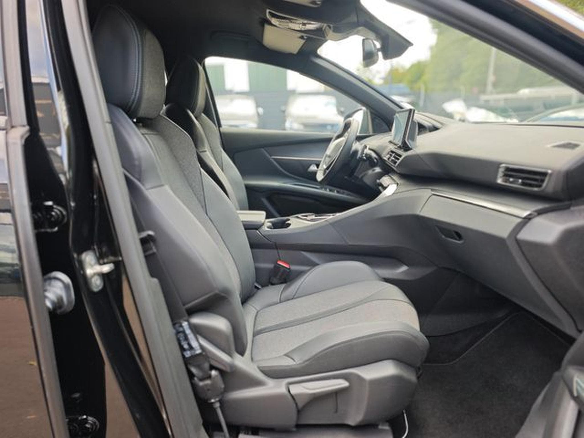 Peugeot 5008 5008 HYBRID 136 ALLURE PACK *FACELIFT*7 SITZE* (2024) - Photo 15