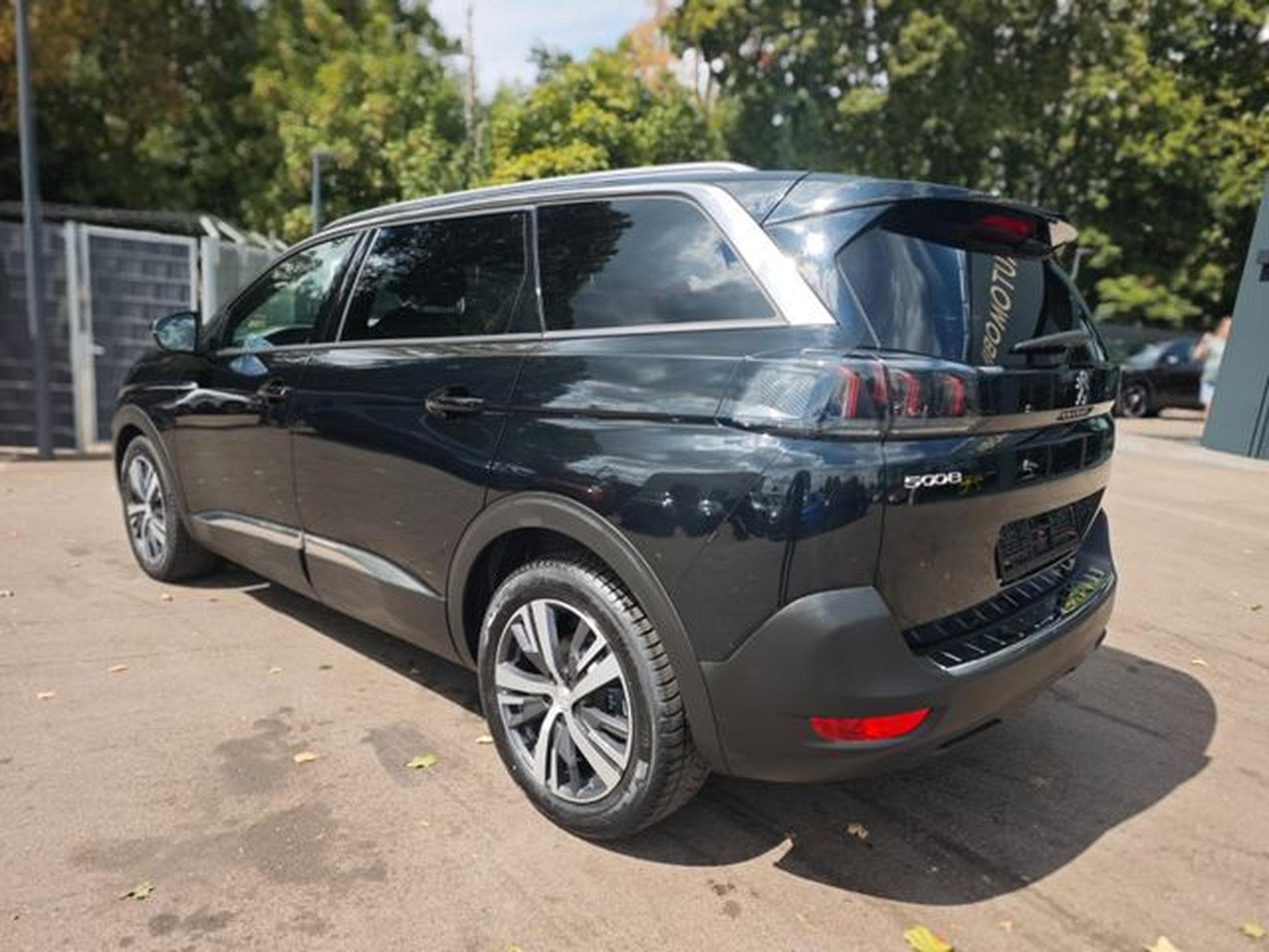 Peugeot 5008 5008 HYBRID 136 ALLURE PACK *FACELIFT*7 SITZE* (2024) - Photo 7