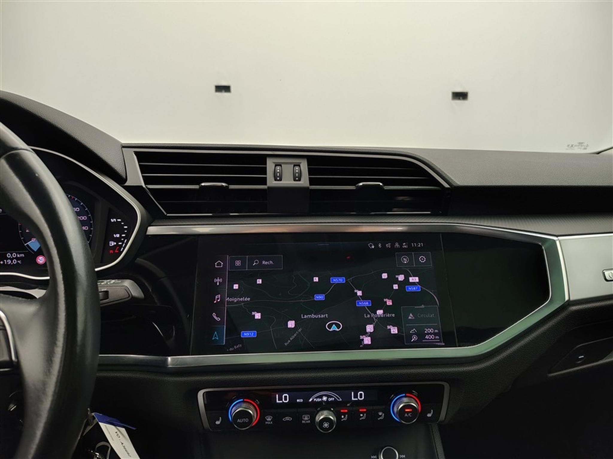 Audi Q3 PHEV 45 TFSIe S-Tronic S-Line NAVI / CAMERA / TO PANO (2021) - Photo 11