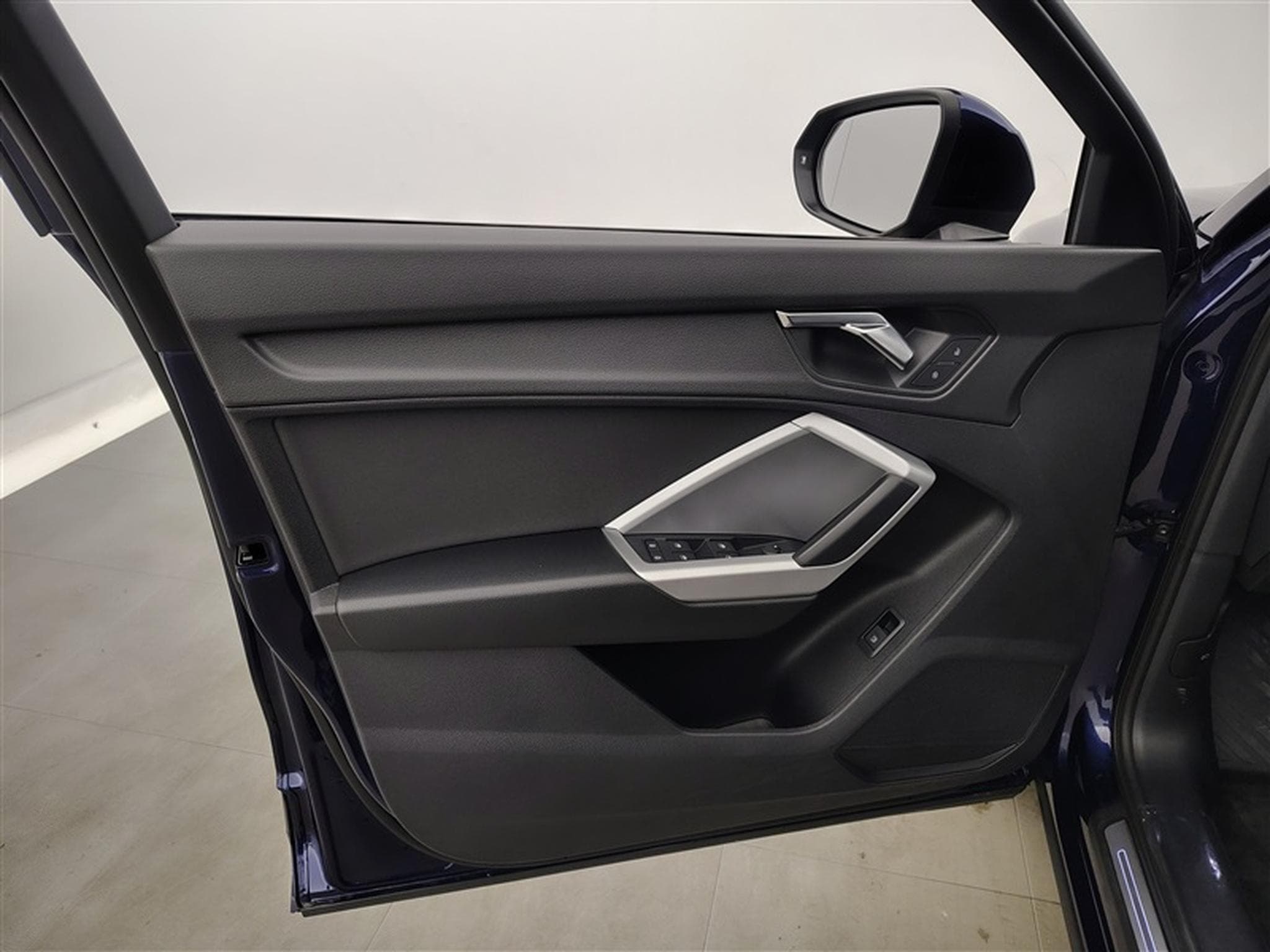 Audi Q3 PHEV 45 TFSIe S-Tronic S-Line NAVI / CAMERA / TO PANO (2021) - Photo 17