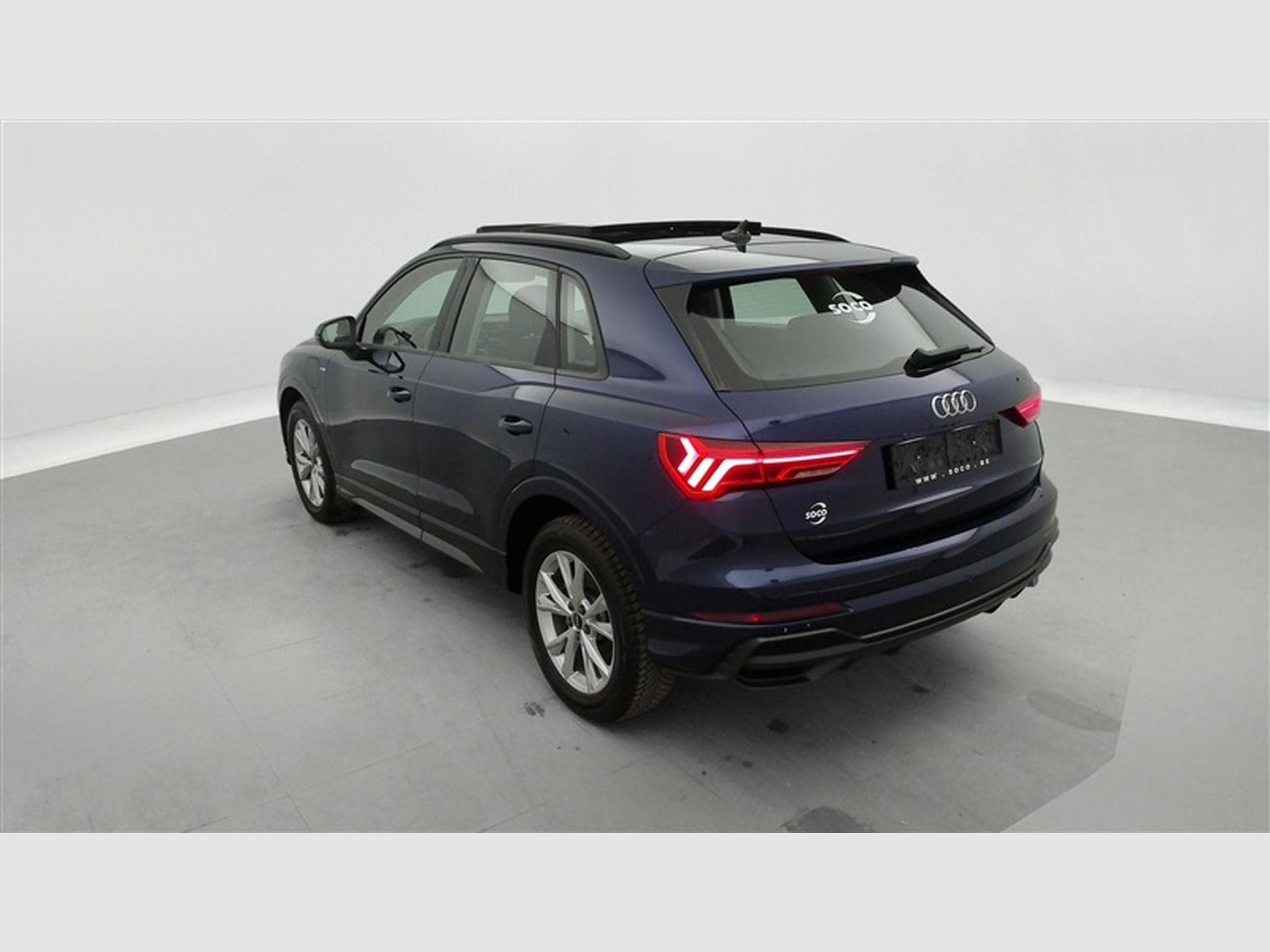 Audi Q3 PHEV 45 TFSIe S-Tronic S-Line NAVI / CAMERA / TO PANO (2021) - Photo 2