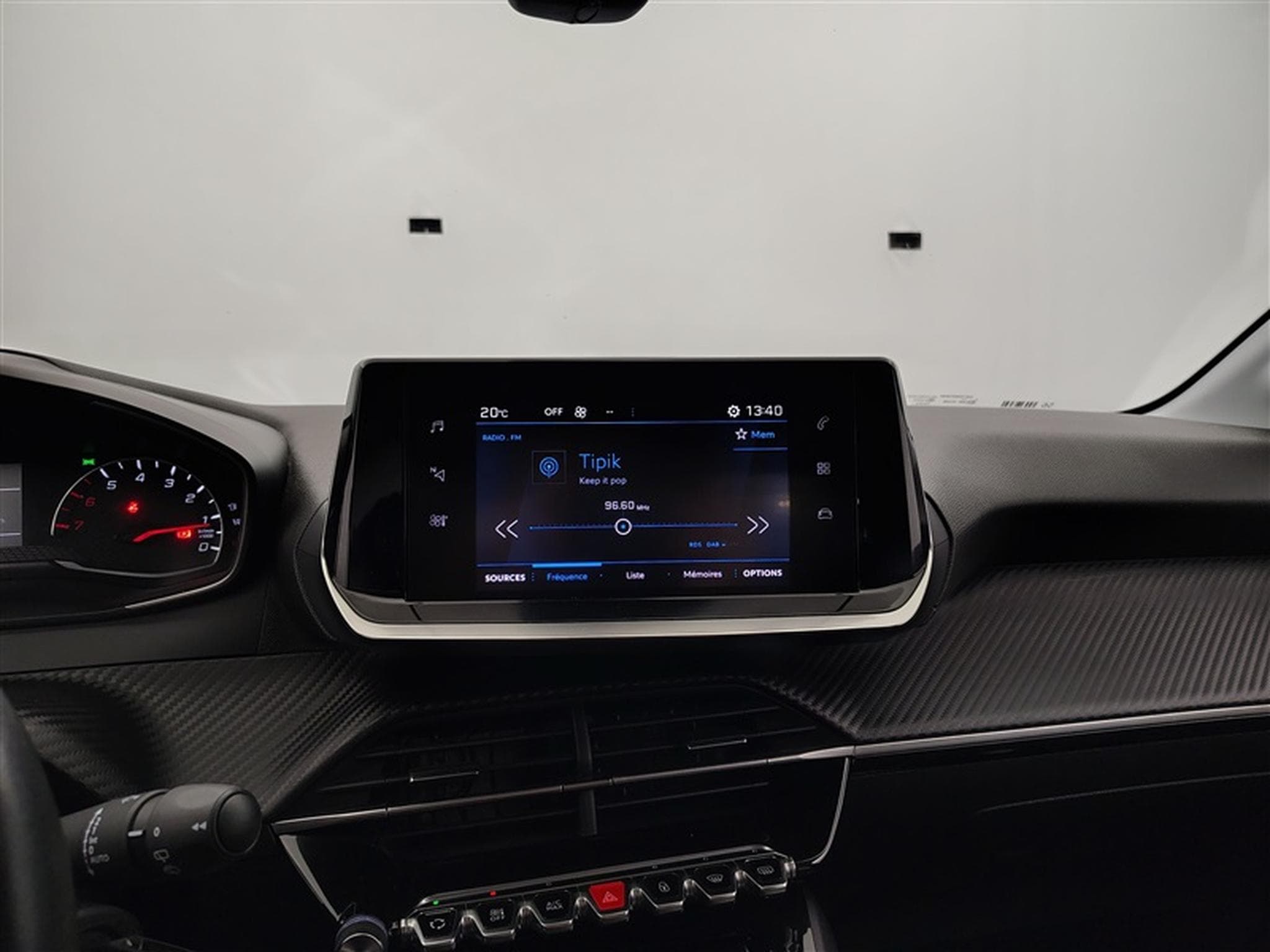 Peugeot 208 1.2i PureTech Allure CARPLAY / S-CUIR / CLIM / FULL LED (2022) - Photo 11