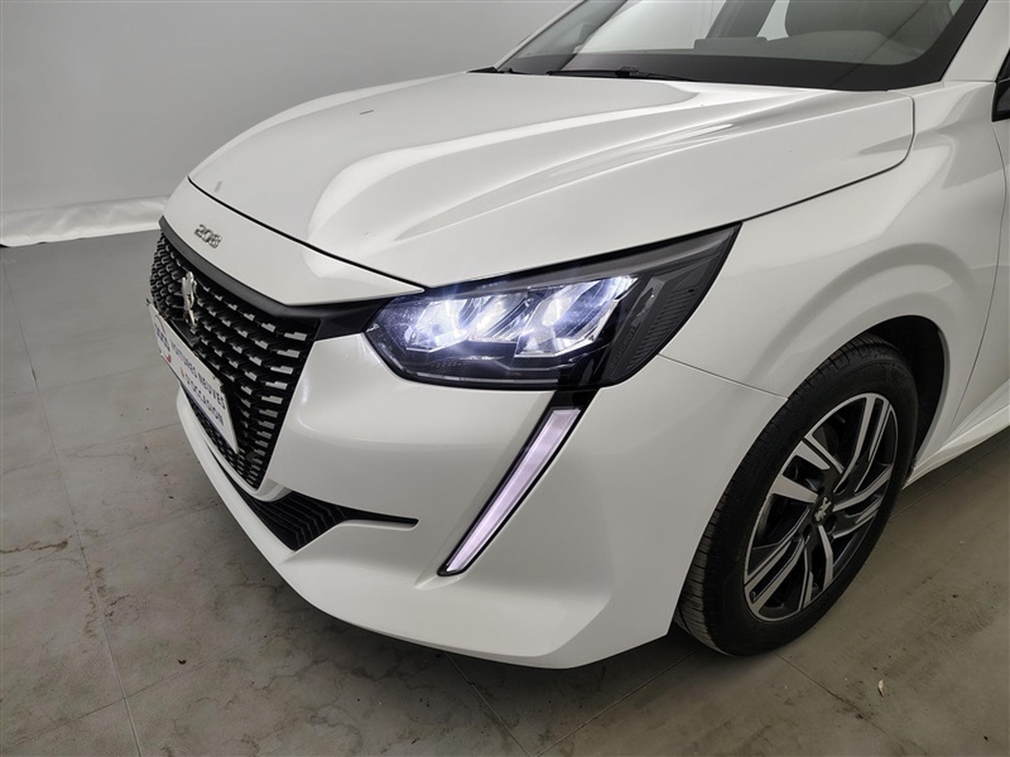 Peugeot 208 1.2i PureTech Allure CARPLAY / S-CUIR / CLIM / FULL LED (2022) - Photo 15