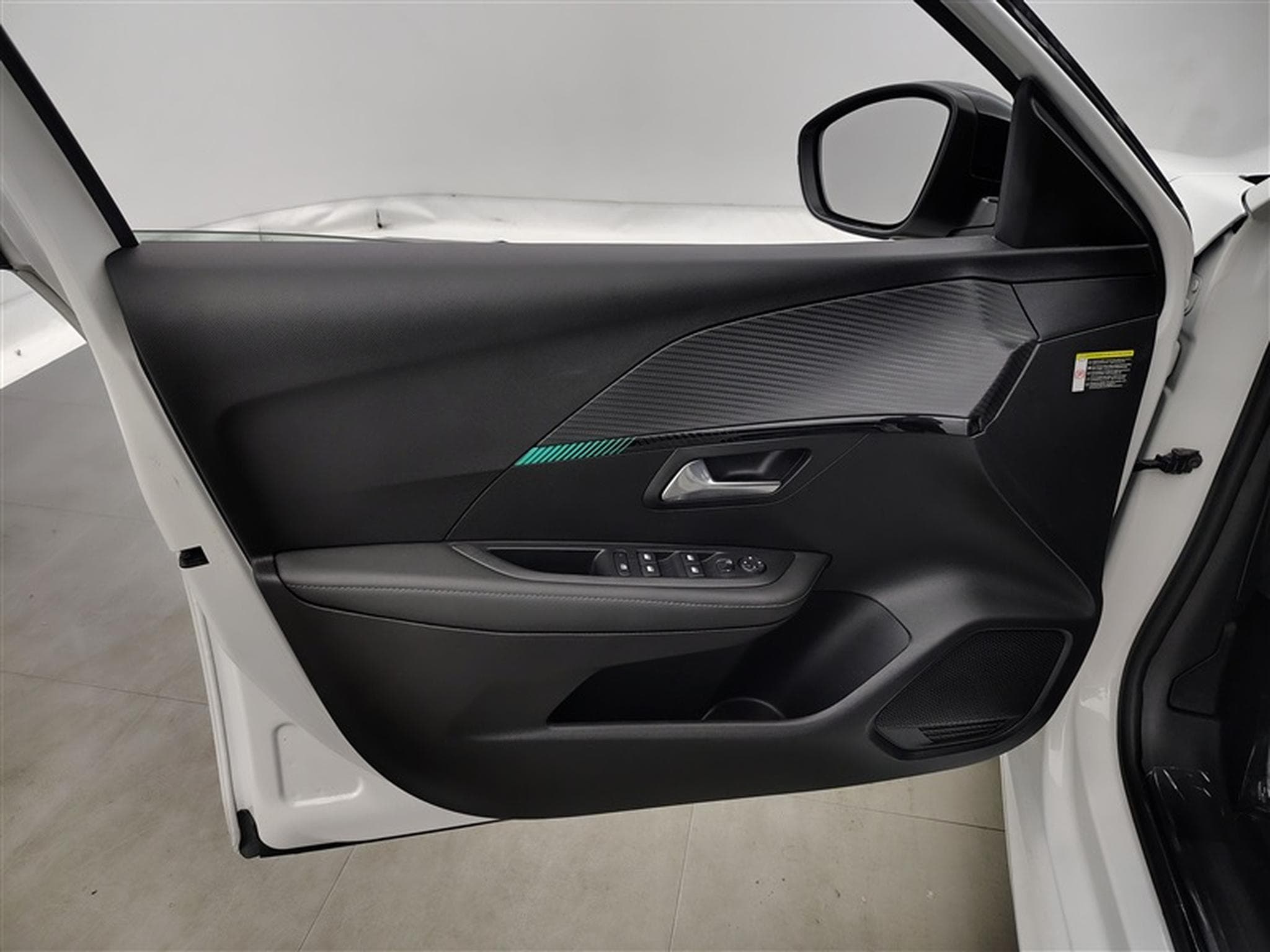 Peugeot 208 1.2i PureTech Allure CARPLAY / S-CUIR / CLIM / FULL LED (2022) - Photo 17