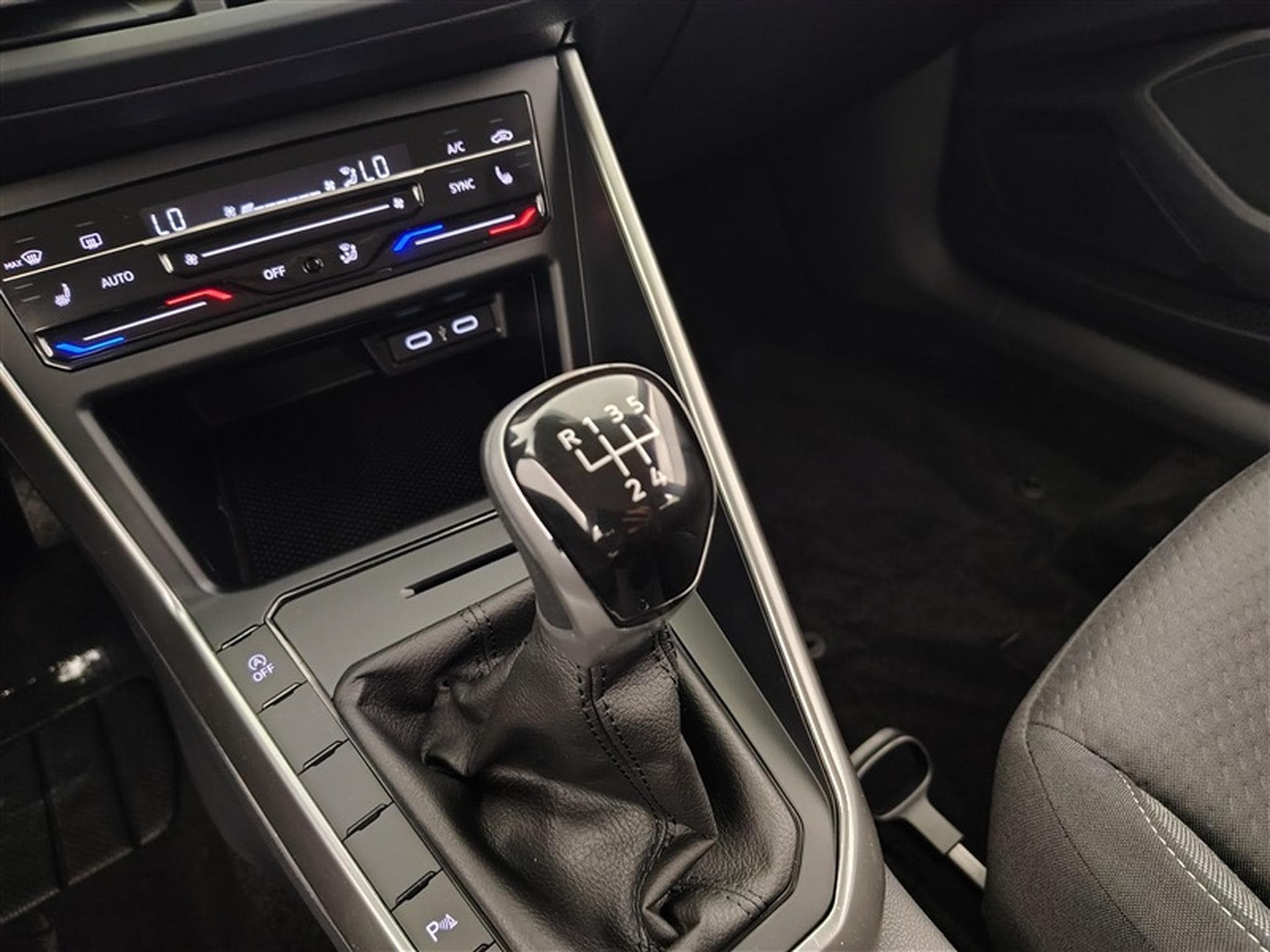 VW Polo Polo 1.0 TSI Life  Navi Cockpit / Led / PDC av+ar (2024) - Photo 12