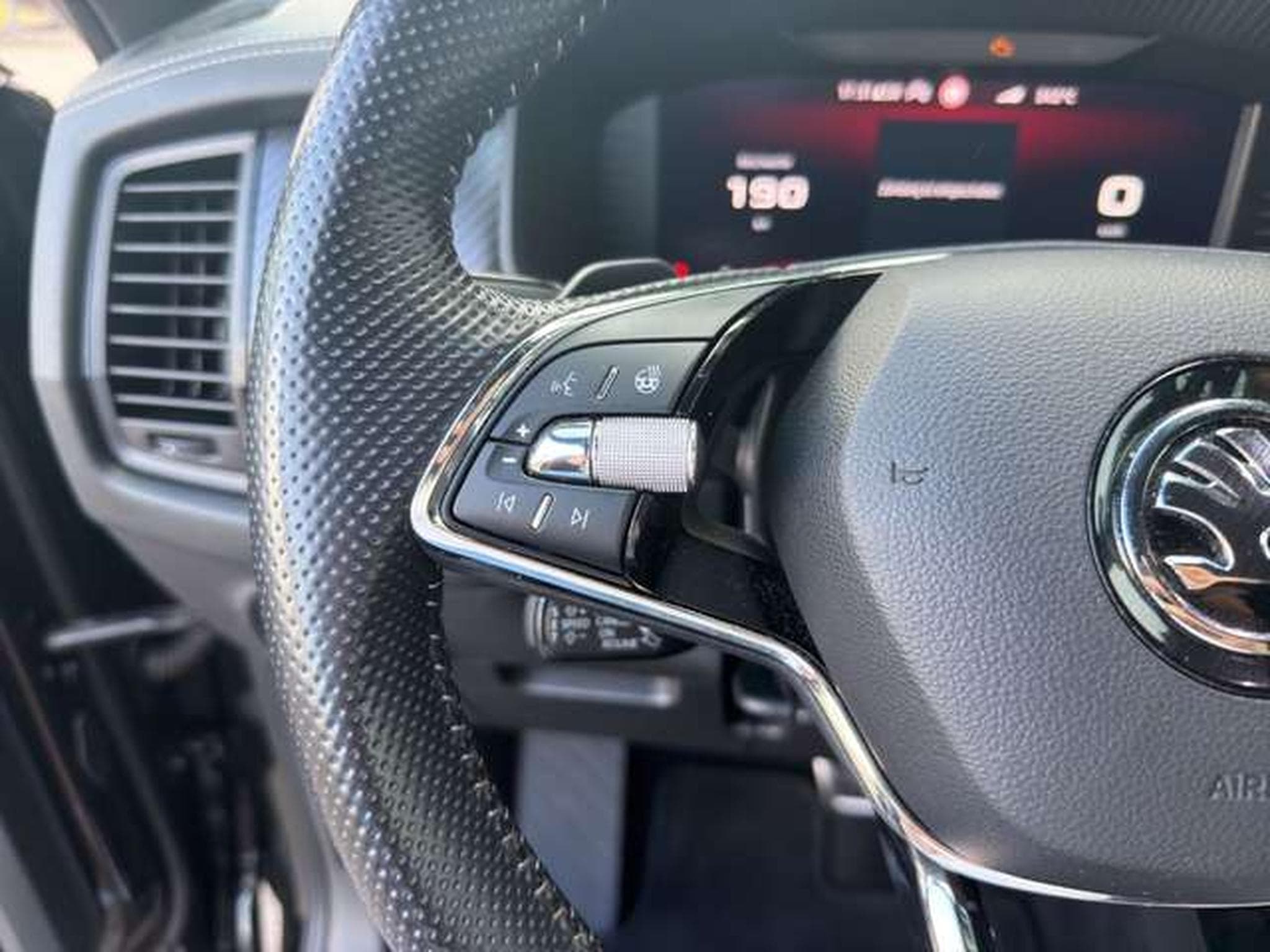 Skoda Kodiaq Sportline 4x4/7-Sitze/ACC/Side-Assist/Nav (2023) - Photo 27