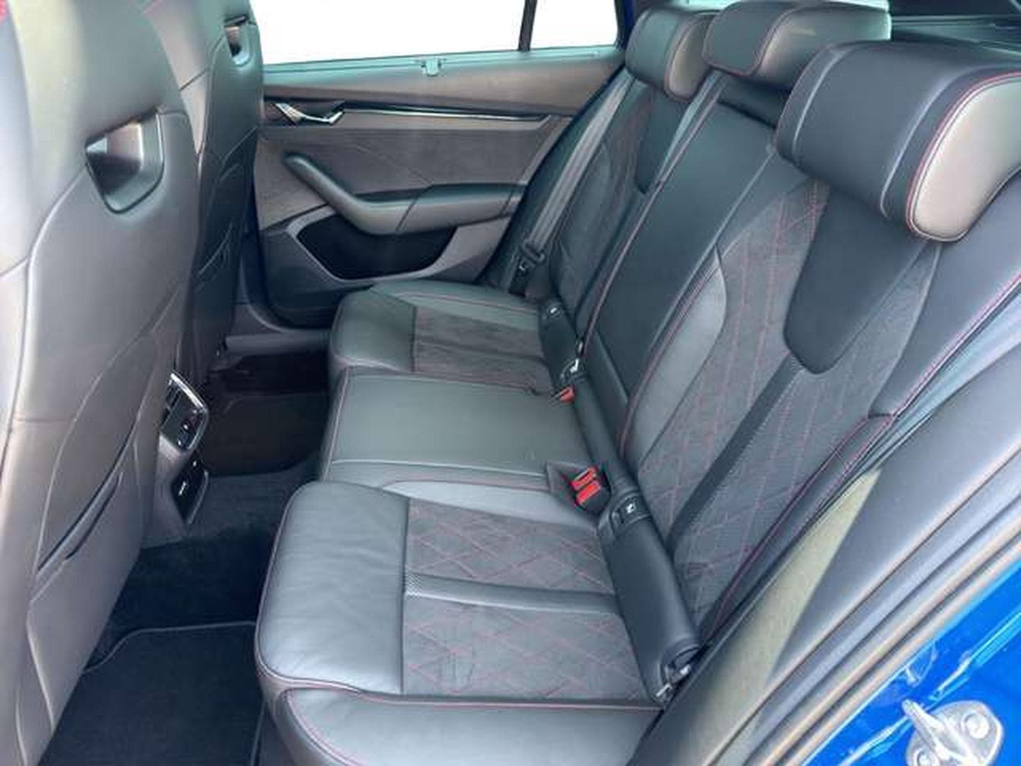 Skoda Octavia Combi RS/360°/Canton/AHK/Standhzg (2023) - Photo 16